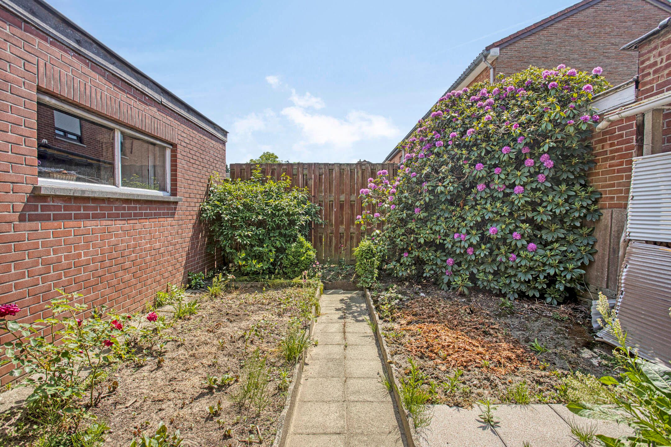 Te renoveren woning op centrale ligging foto 13