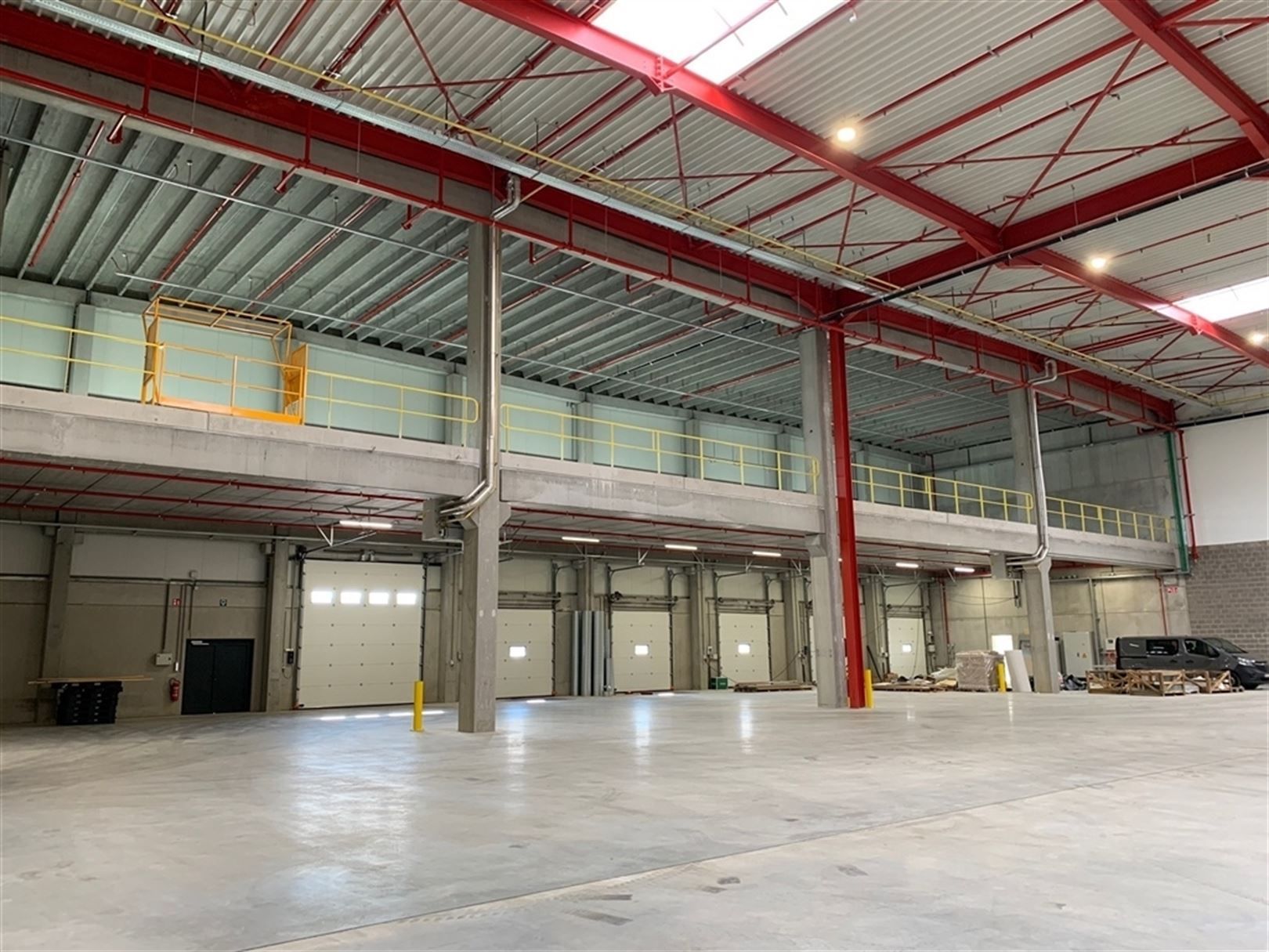 Te huur magazijn, kantoren en verhard terrein in Logistiek Park Waasland foto 6