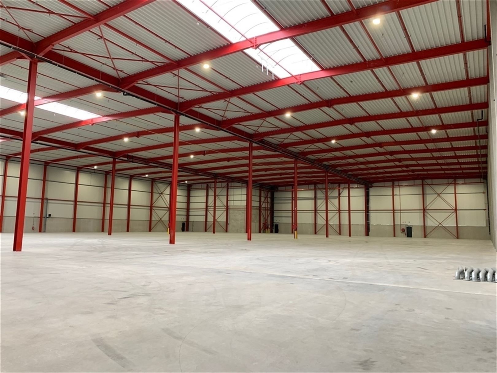 Te huur magazijn, kantoren en verhard terrein in Logistiek Park Waasland foto 6