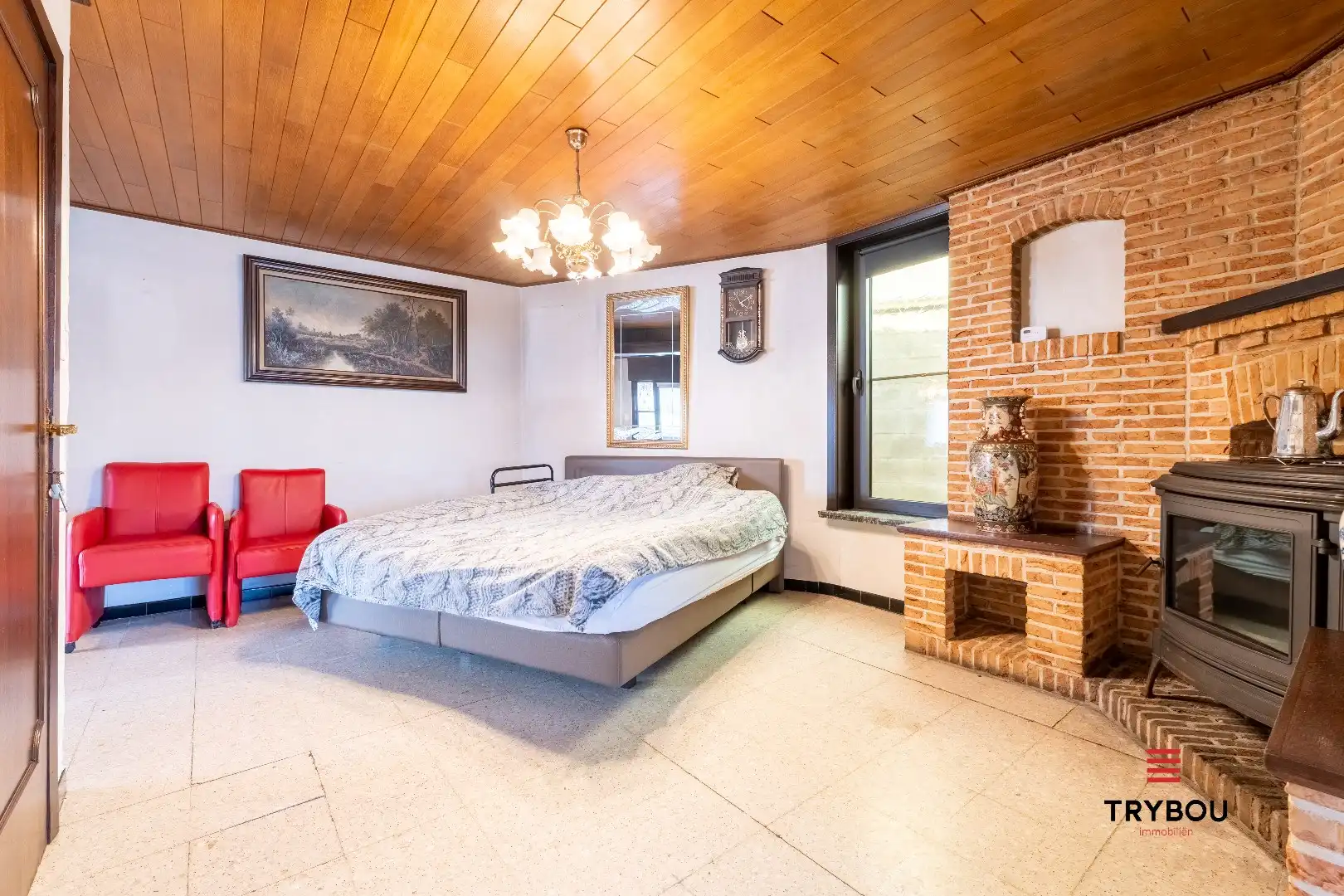 Verrassend ruime woning aan de rand van Houthulst op ruim perceel van 720m². foto 7