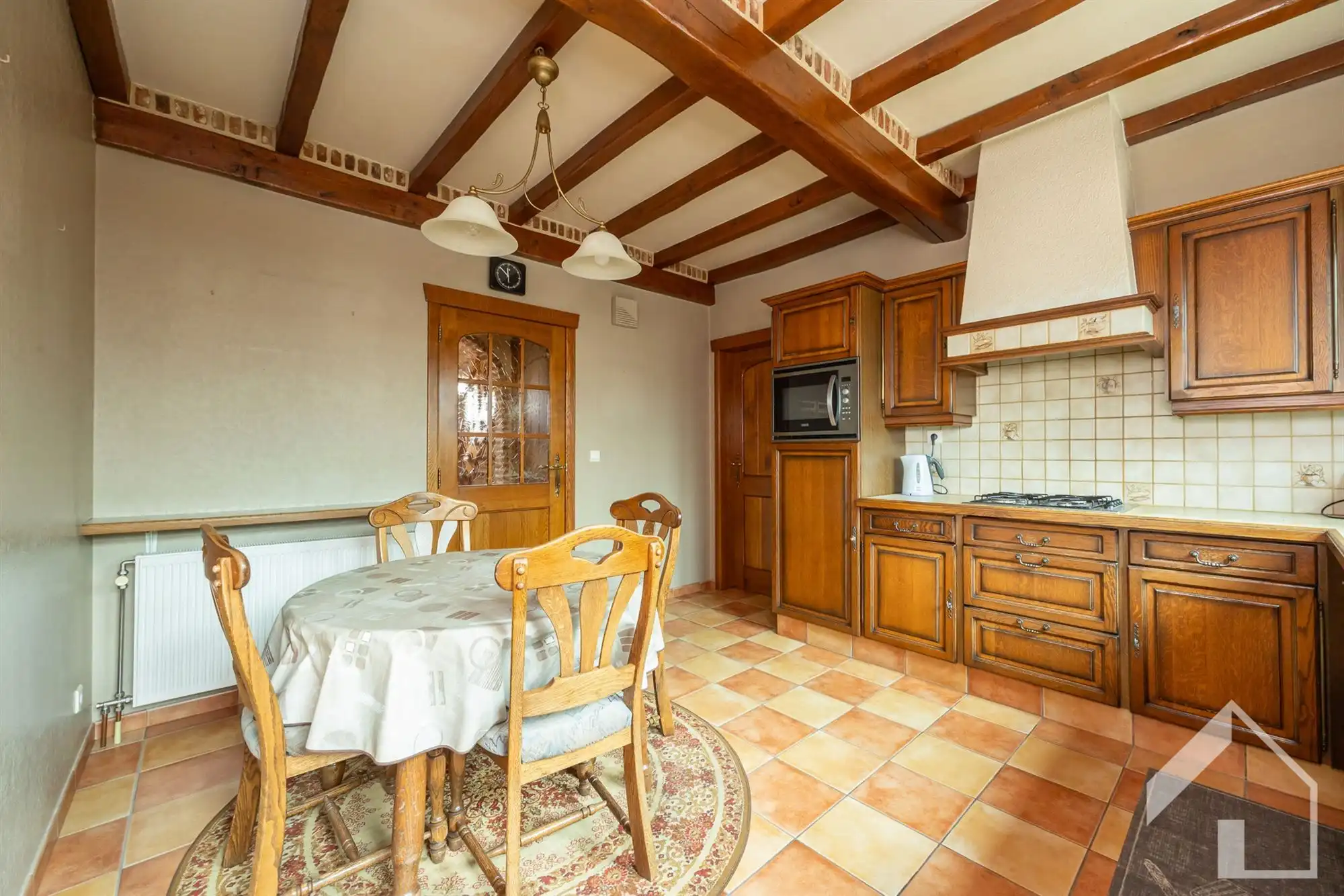 Woning met veel potentieel op een aangename locatie! foto 7