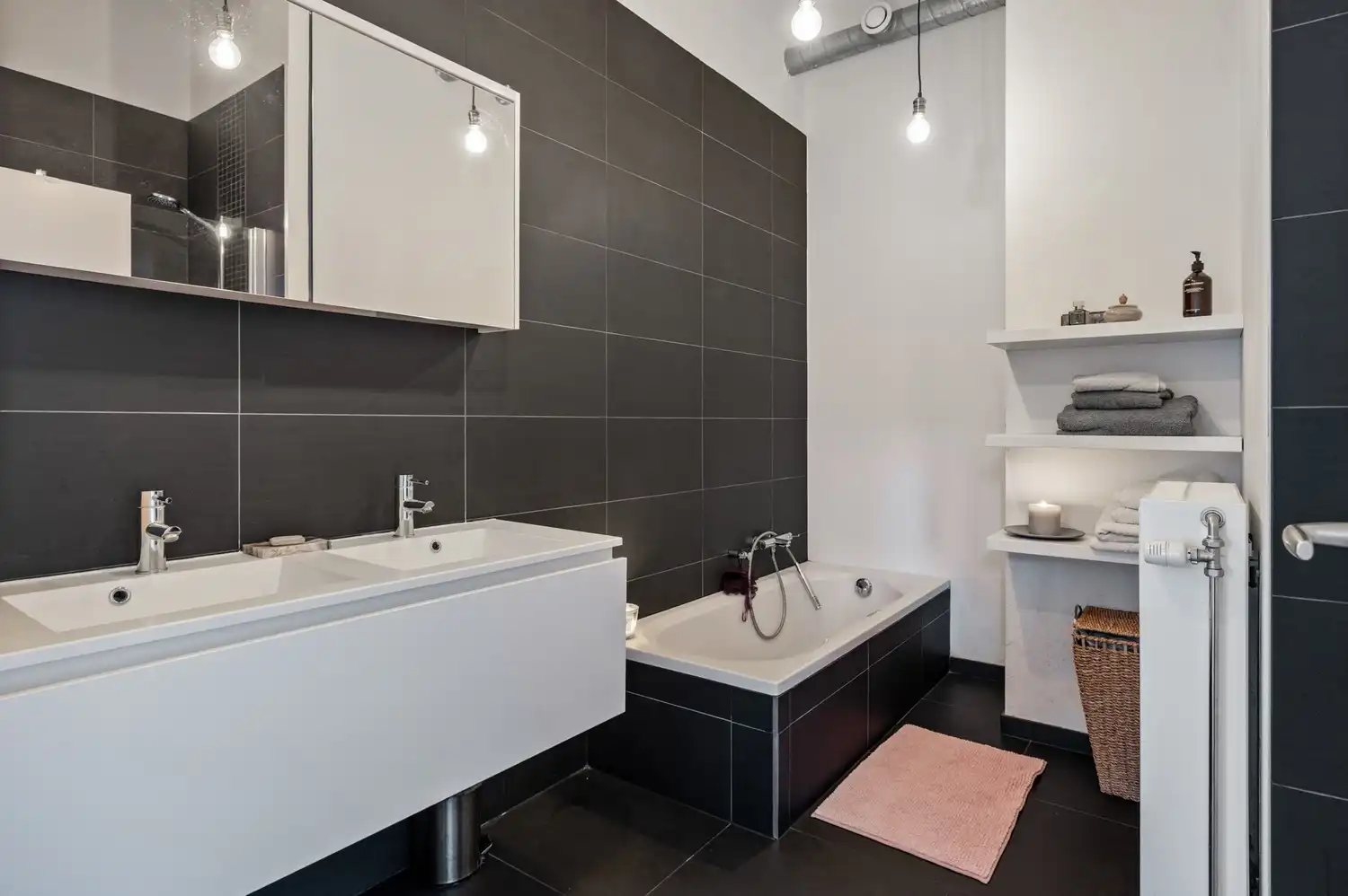 Stijlvolle loft met 2 slaapkamers en ondergrondse staanplaats te Antwerpen! foto 12