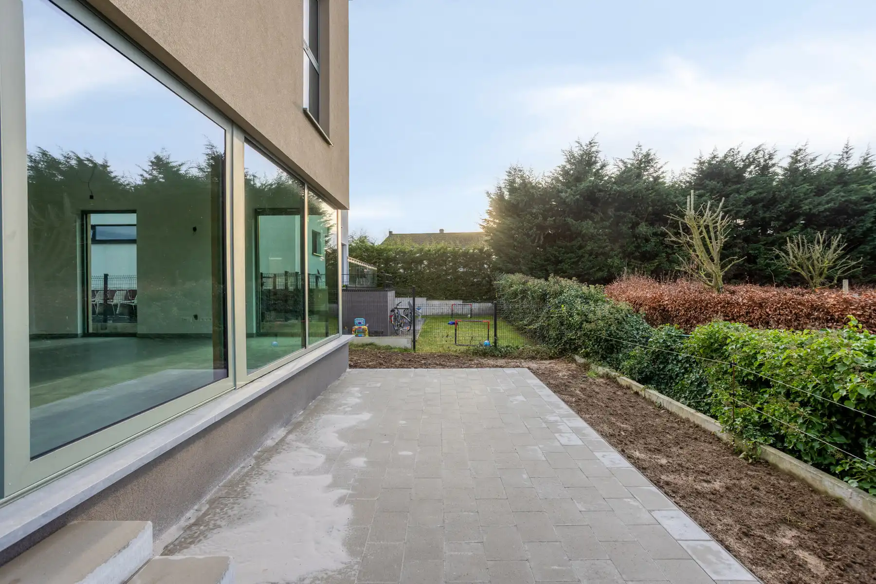 Afgewerkte nieuwbouwwoning met 4 slaapkamers foto 22