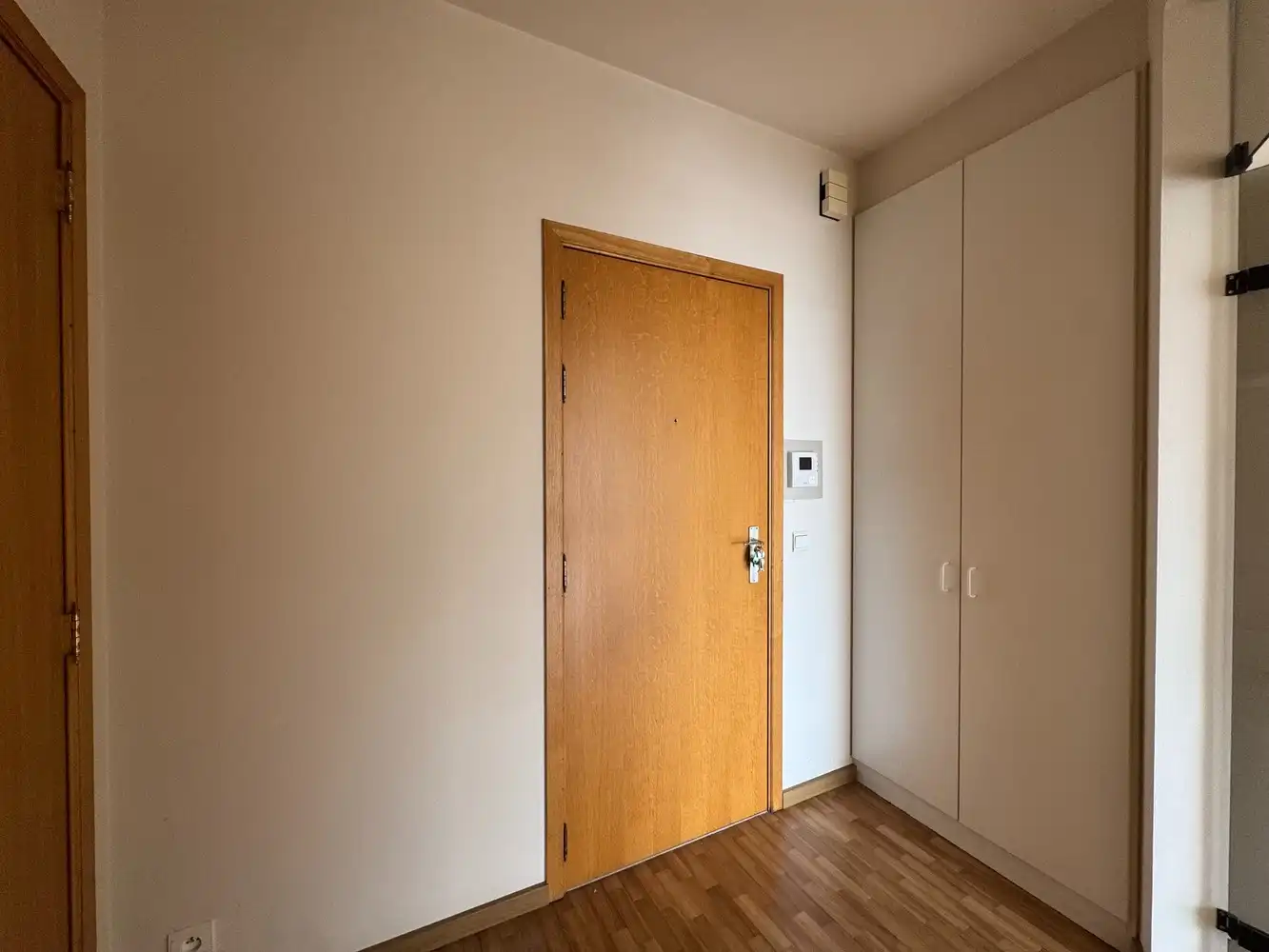 Ruim 1-slaapkamer appartement met airco op de vijfde verdieping foto 17