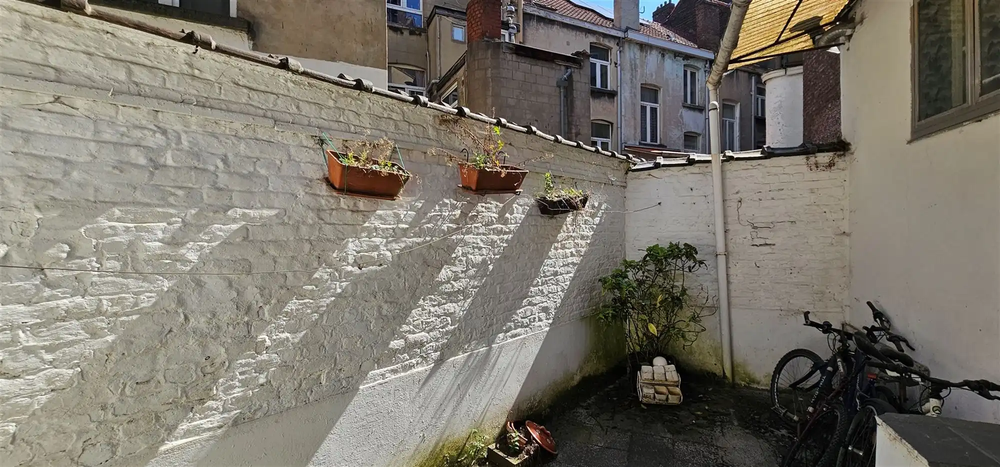 Gebouw met 2 appartementen foto 11