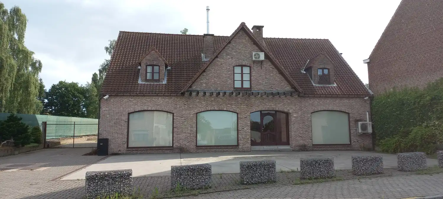 Handelsruimte te huur foto {{pictureIndex}}