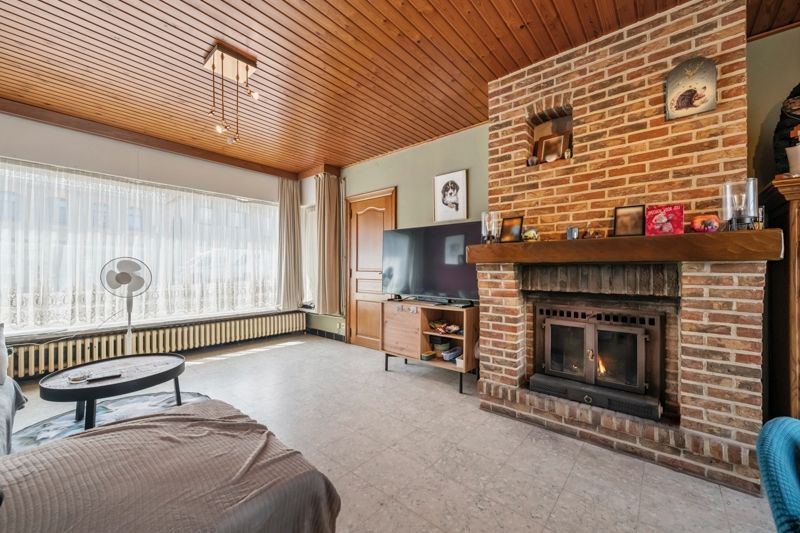 Hooglede-centrum. Stevig gebouwde woning met 3 slaapkamers op een perceel van +/- 247m2. Vaste huuropbrengst. foto 3