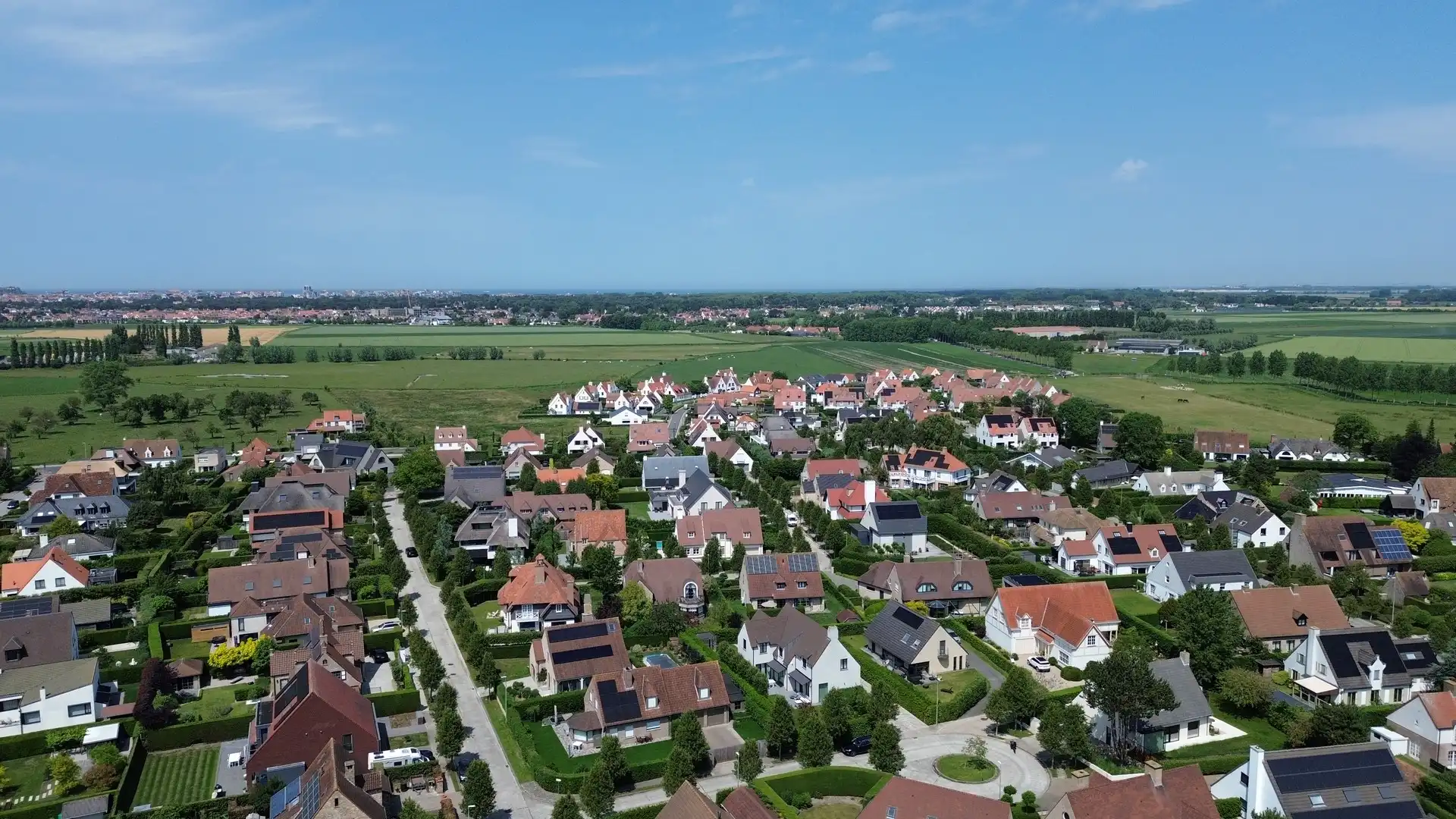 Ruime zonnige villa, rustig gelegen op een prachtig perceel van 1380m² te Westkapelle. foto 14