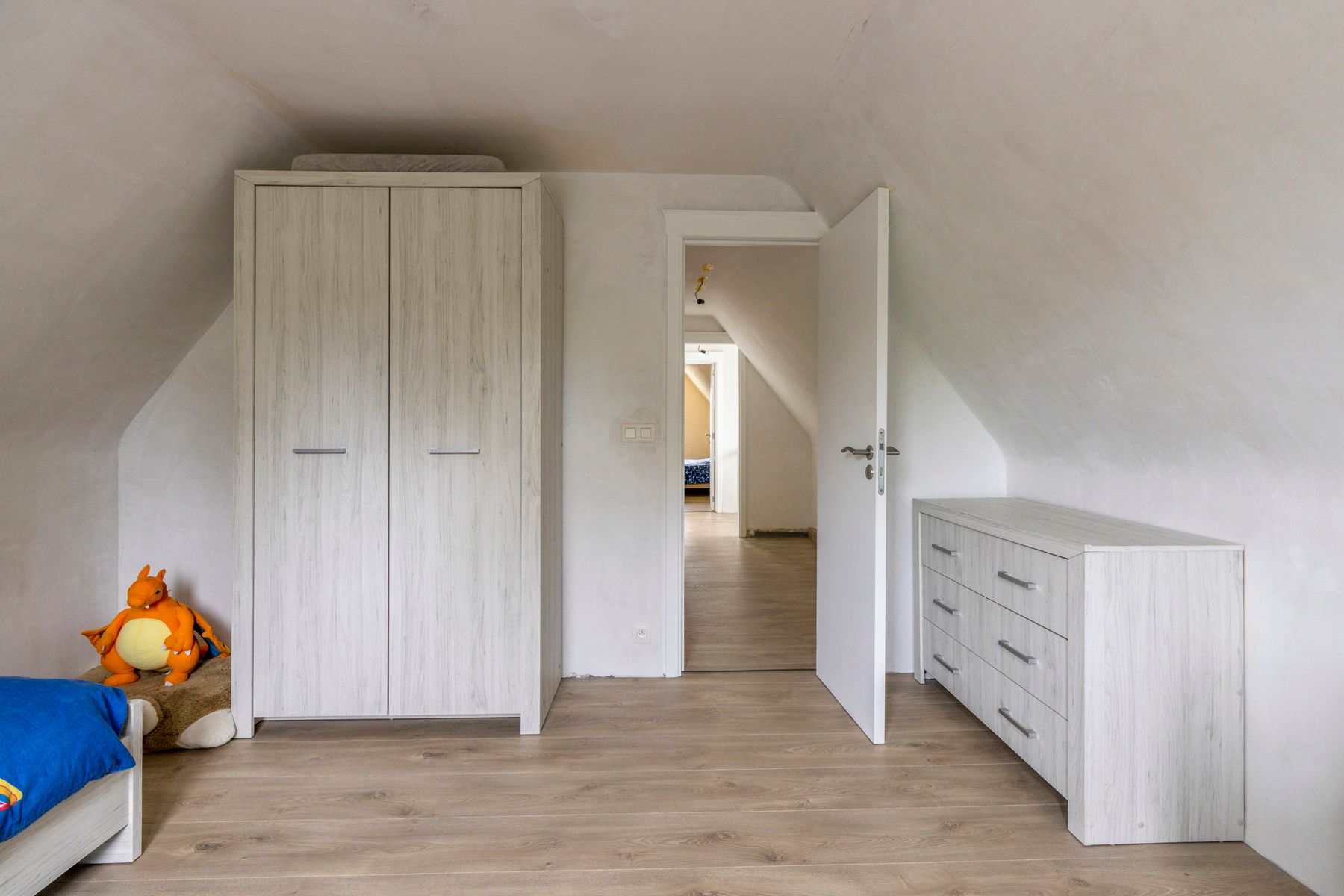 Mooie 4 gevel woning te koop! foto 26