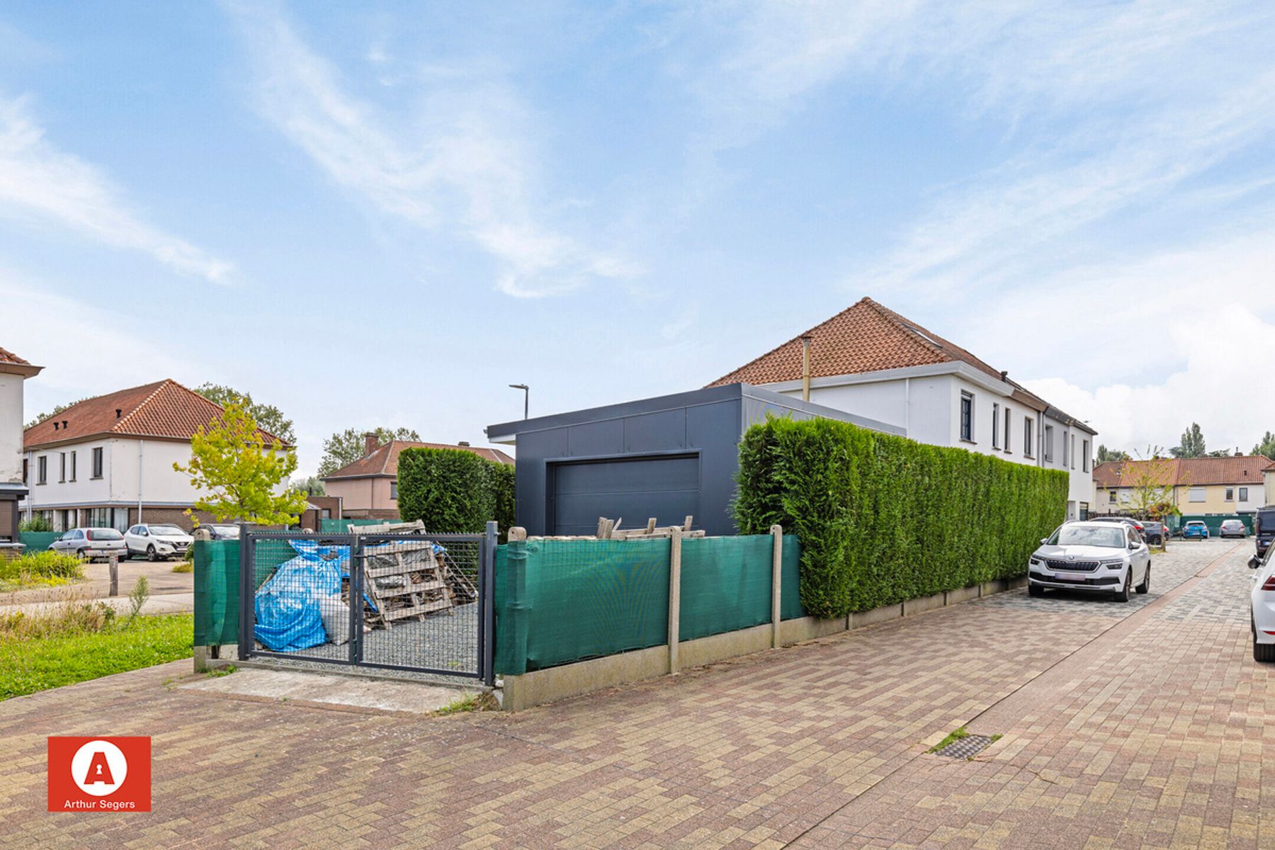 IN OPTIE - Instapklare woning mét ruime afzonderlijke garage (30 m²). foto 1