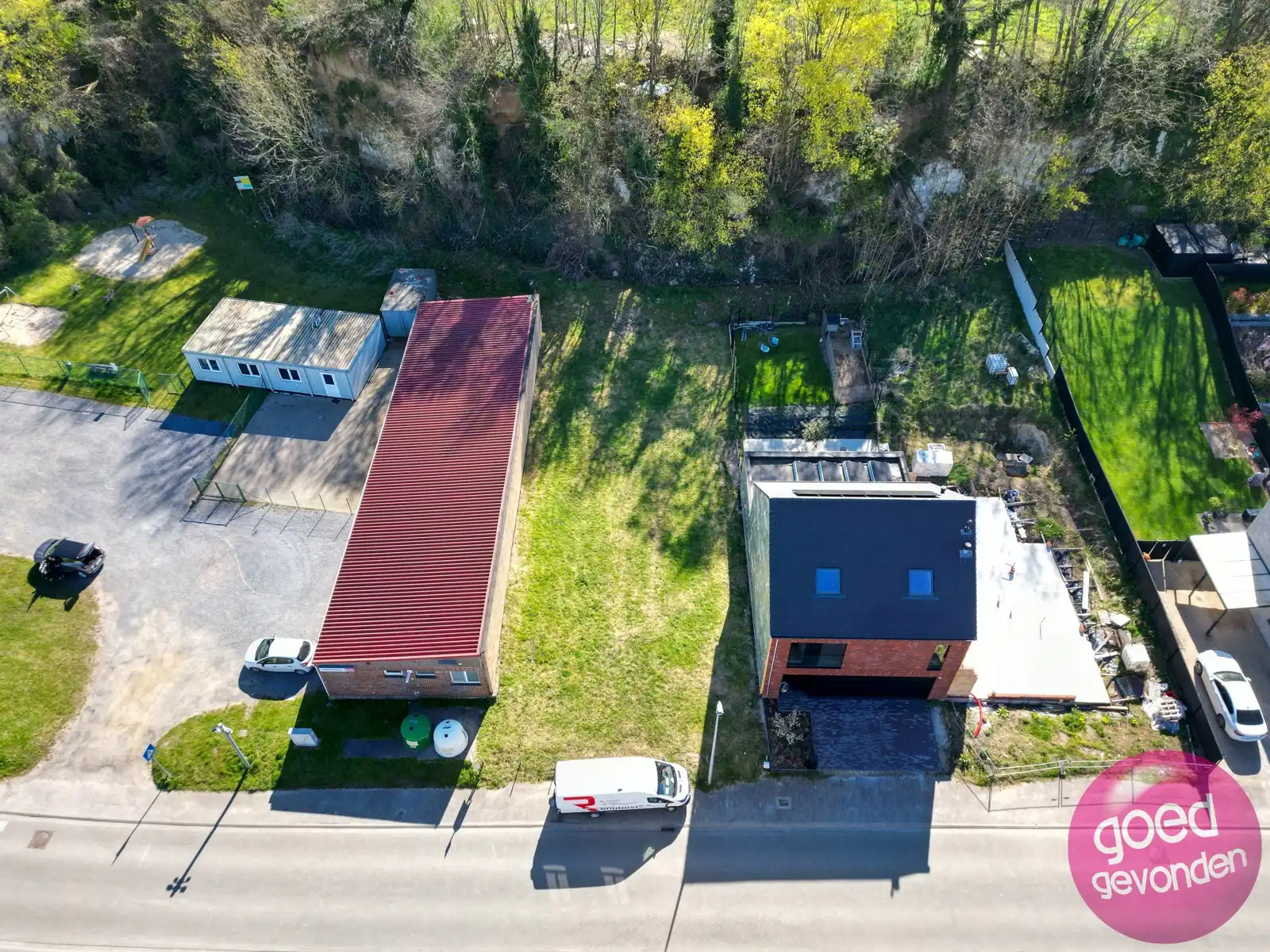 HOB - 644 m² - dorpskern - zonnige tuin foto 3