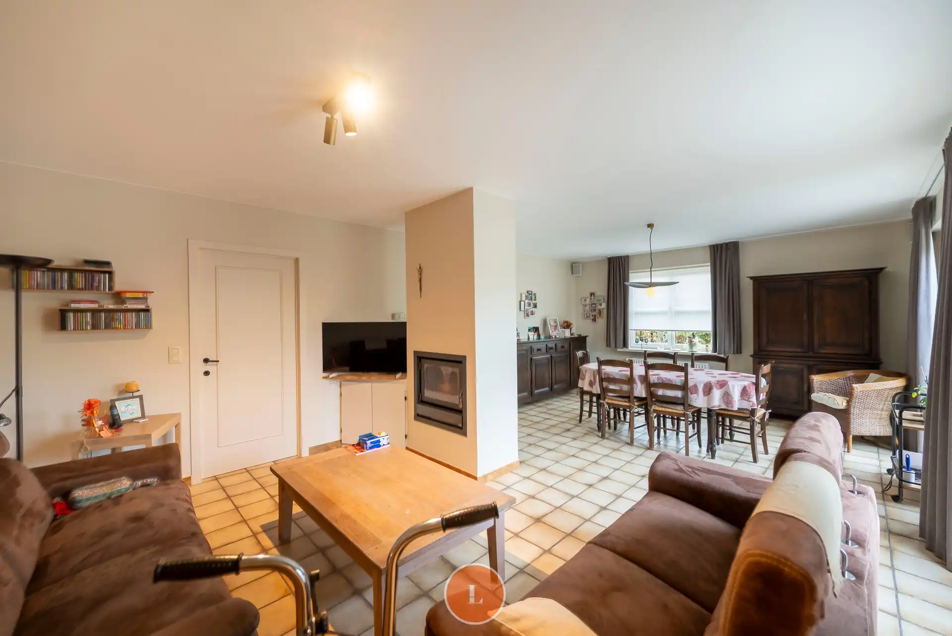 Alleenstaande woning in groene residentiële wijk foto 5