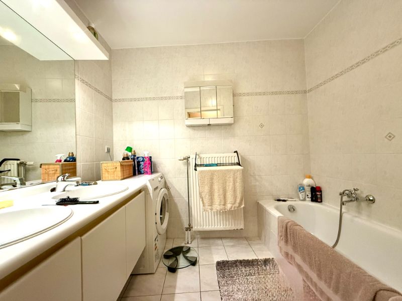 Gelijkvloers appartement met 2 slaapkamers, garage en kelder op centrale ligging foto 11