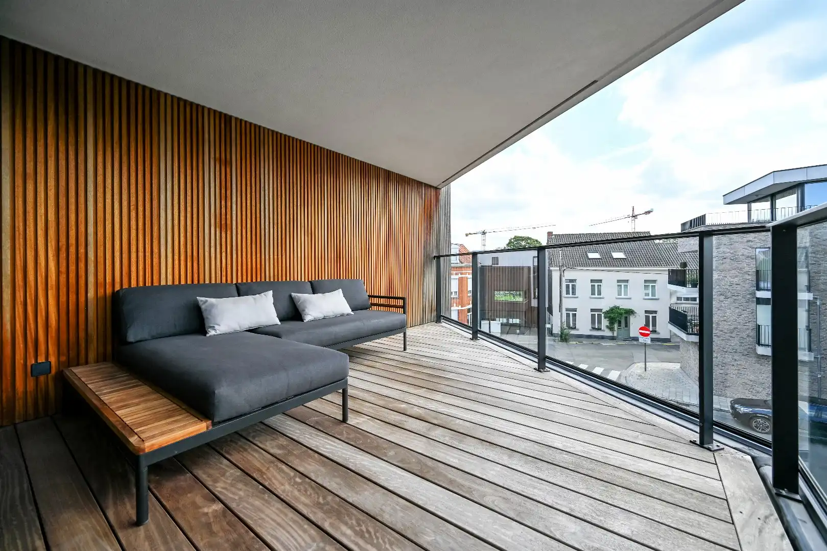 Appartement met 2 slaapkamers, terras en autostaanplaats te centrum Maldegem foto 9