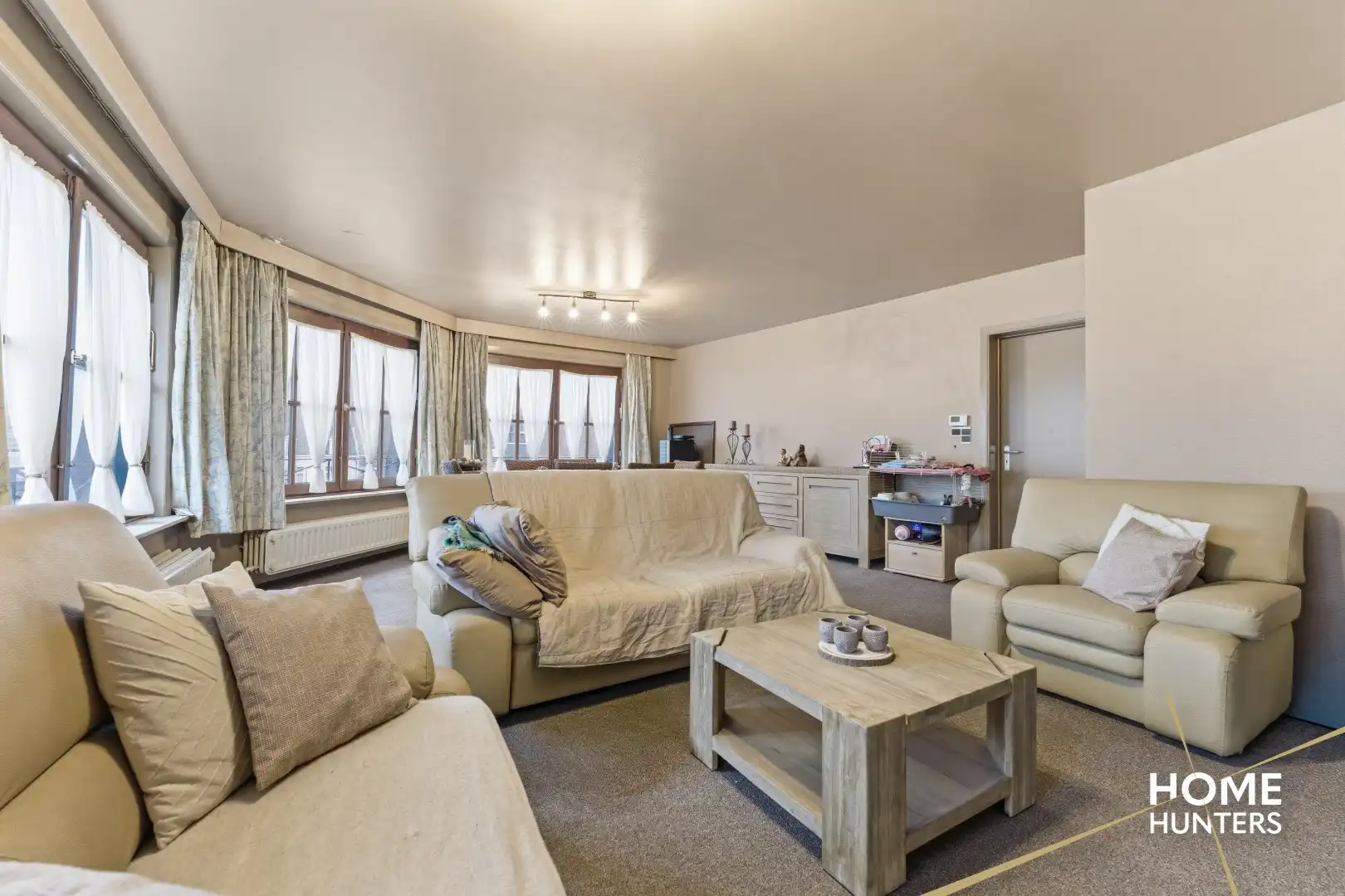 Ruim en lichtrijk te renoveren appartement met 3 slaapkamers op uitstekende locatie te IEper foto 7