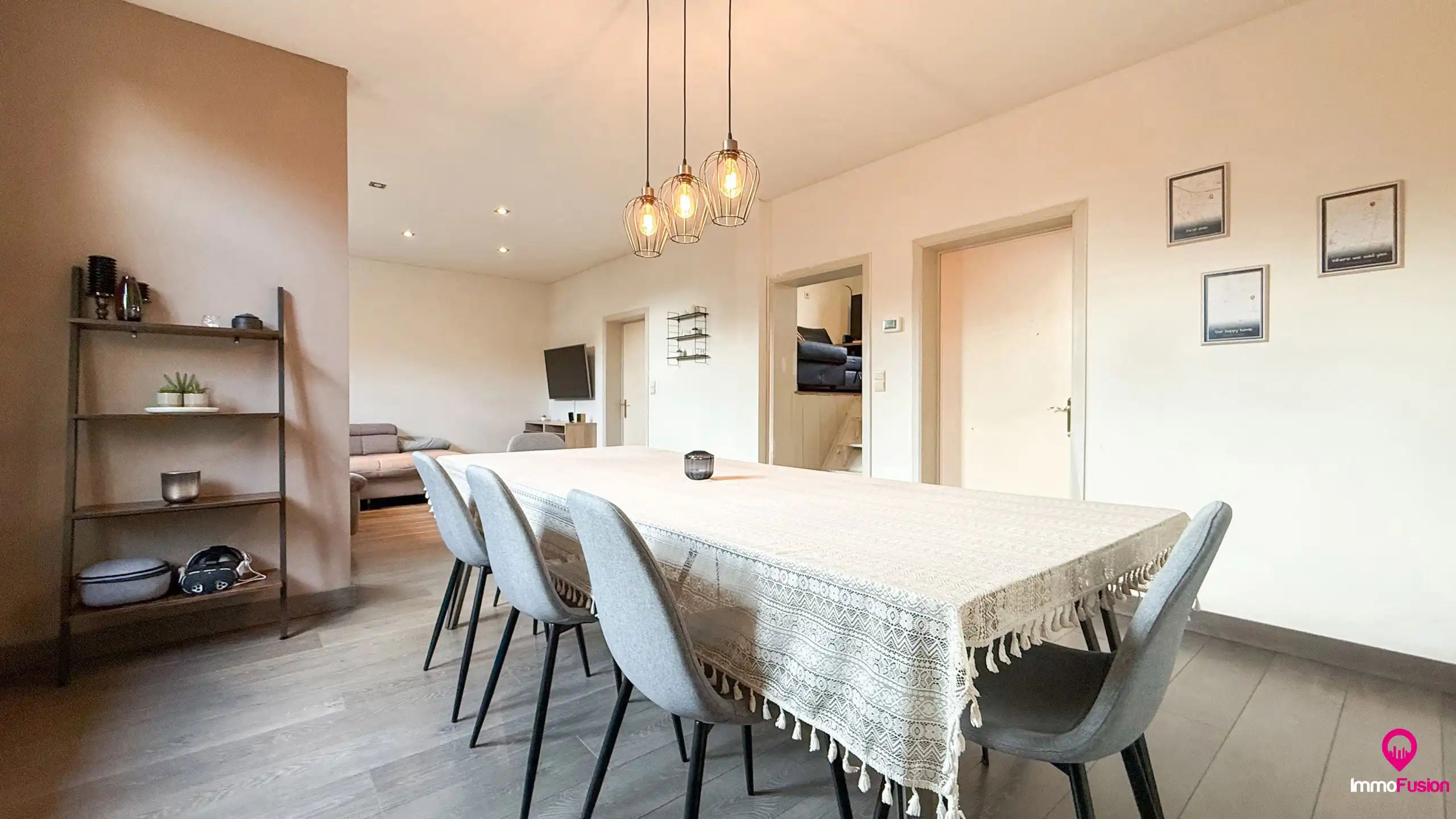 Charmante woning met 5 slaapkamers op een ruim perceel foto 10