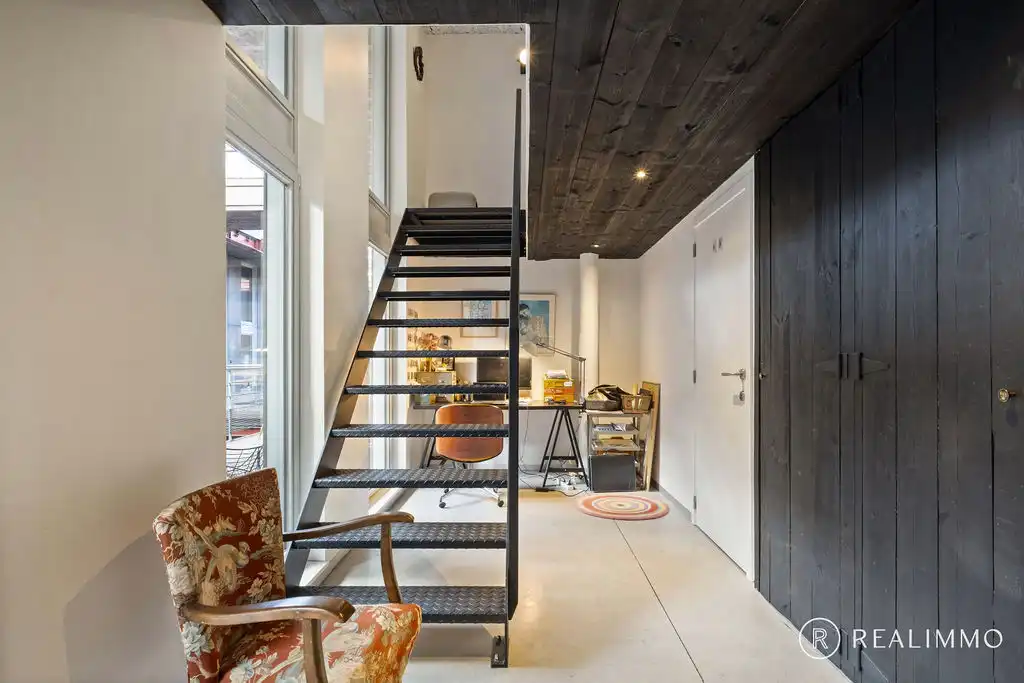 Exclusieve loft met privatieve staanplaats en kelderberging! foto 6