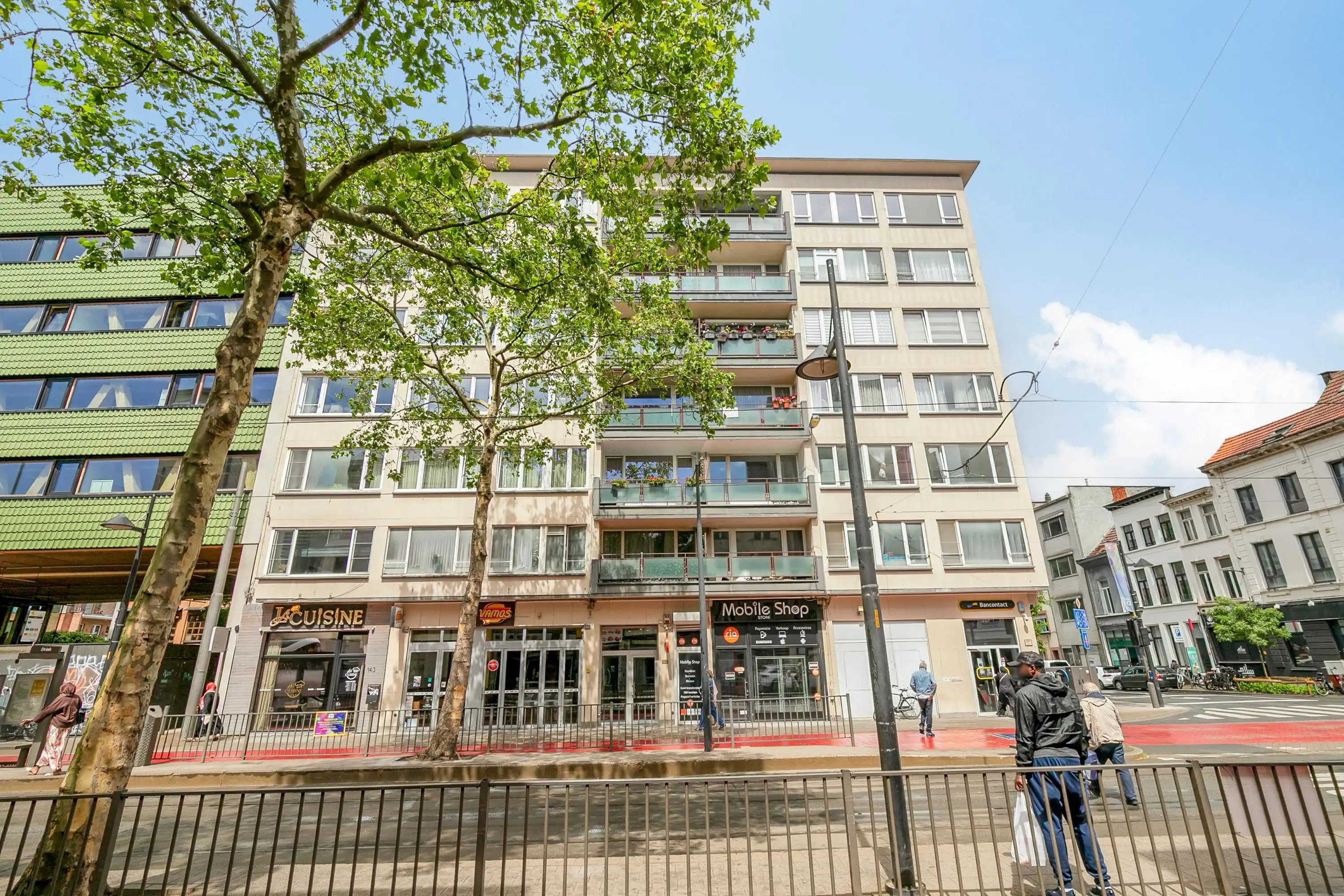 Drie slaapkamer appartement van 118 m² te koop in Borgerhout foto 4