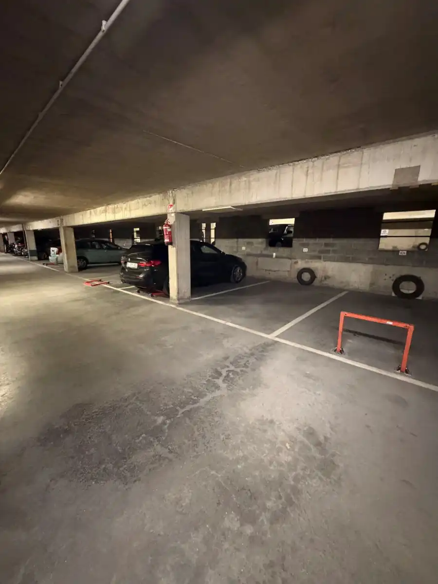 parkeerplaats op niveau -2 in Residentie Santhooft foto 2