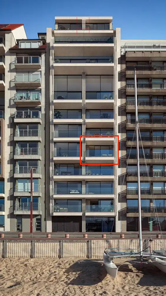 Nieuw appartement op de zeedijk aan de zeilclub Anemos in Duinbergen foto {{pictureIndex}}