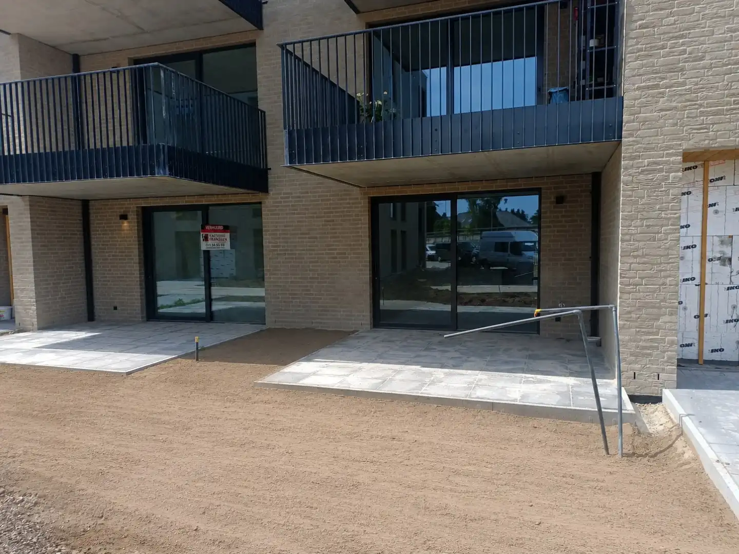 Instapklaar energieneutraal 2 slaapkamer nieuwbouw-appartement in Neerpelt centrum foto {{pictureIndex}}