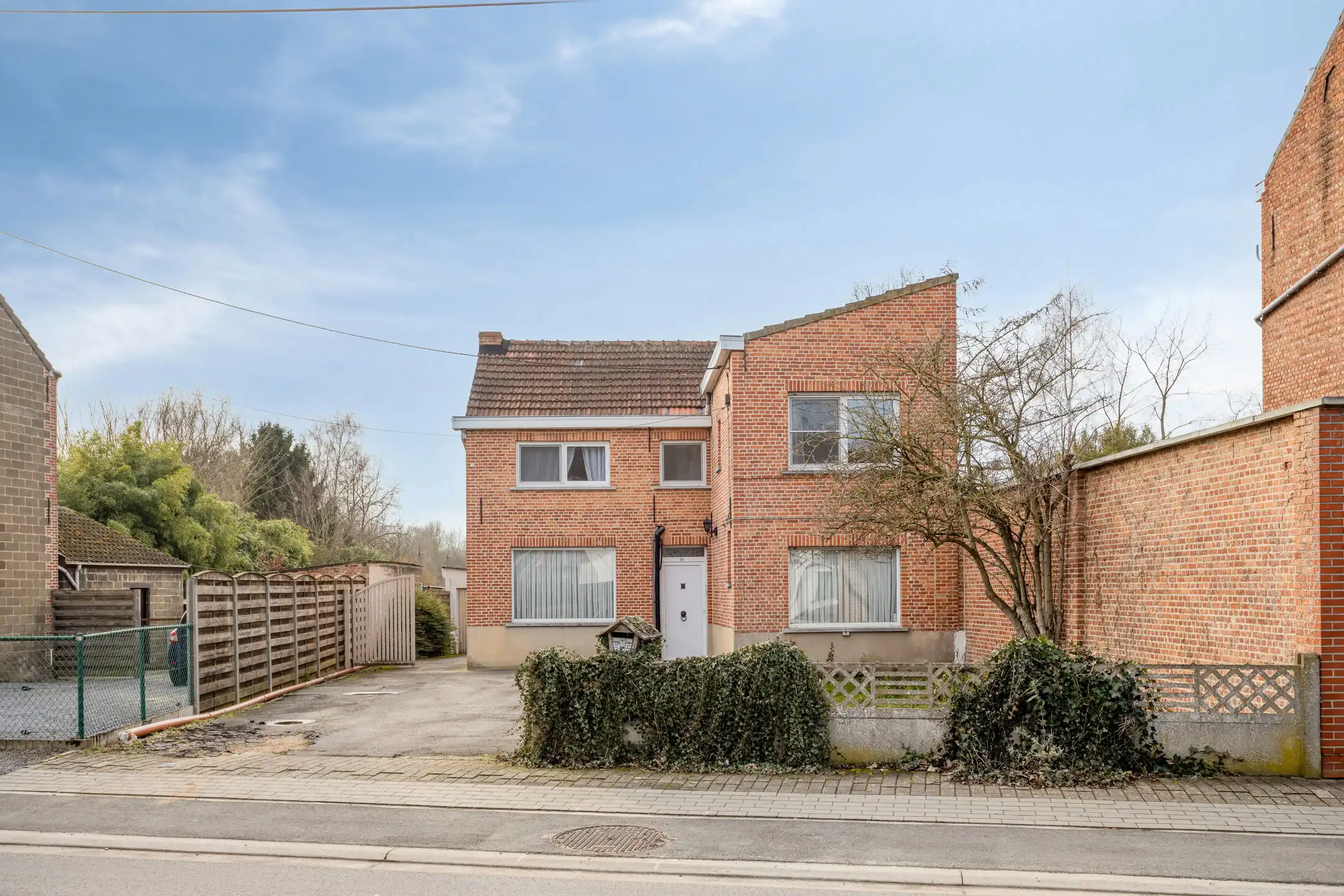 Hoofdfoto van de publicatie: Woning met drie slaapkamers en garage op 10 are te Wezemaal