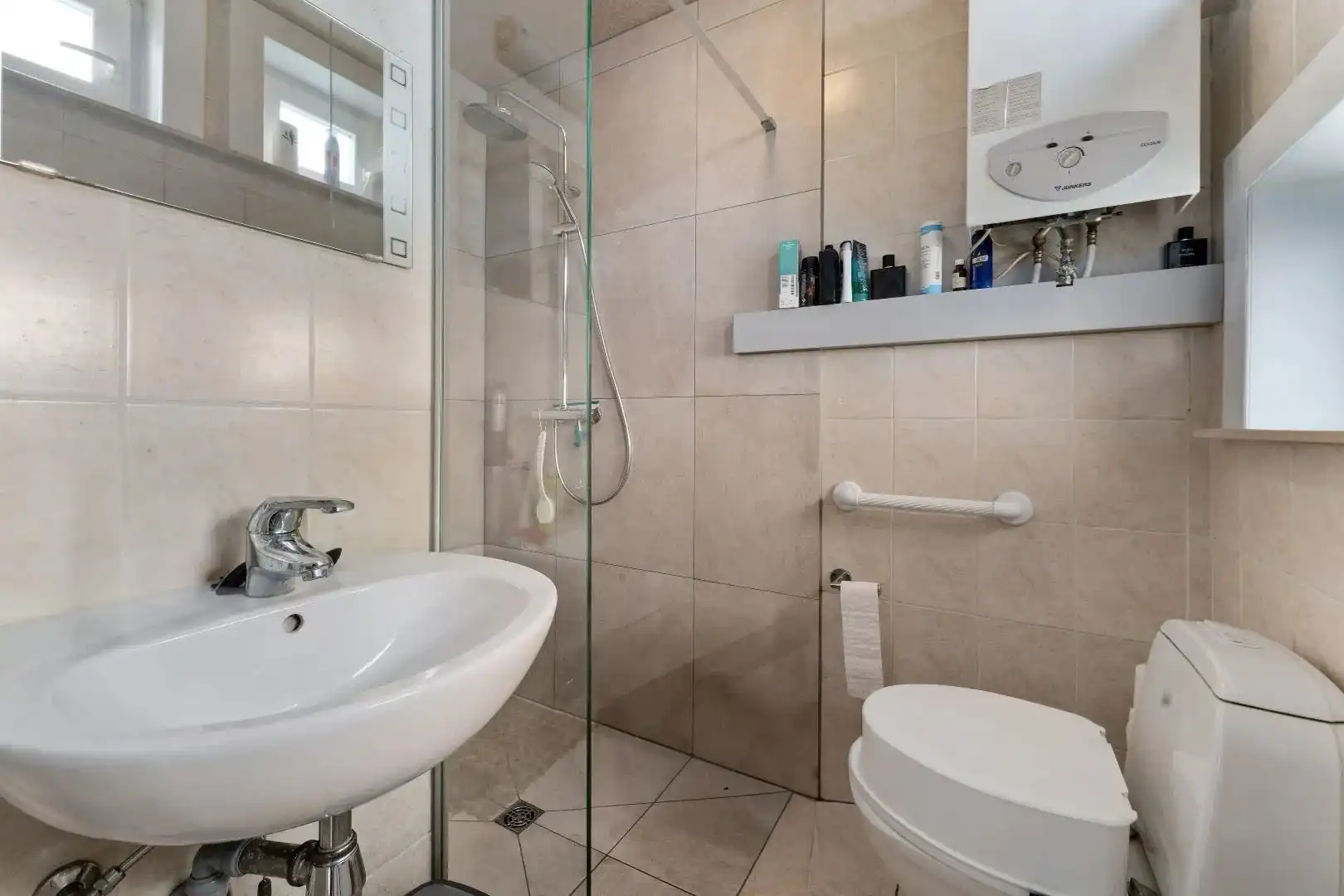 Op te frissen stadswoning met binnentuin foto 9