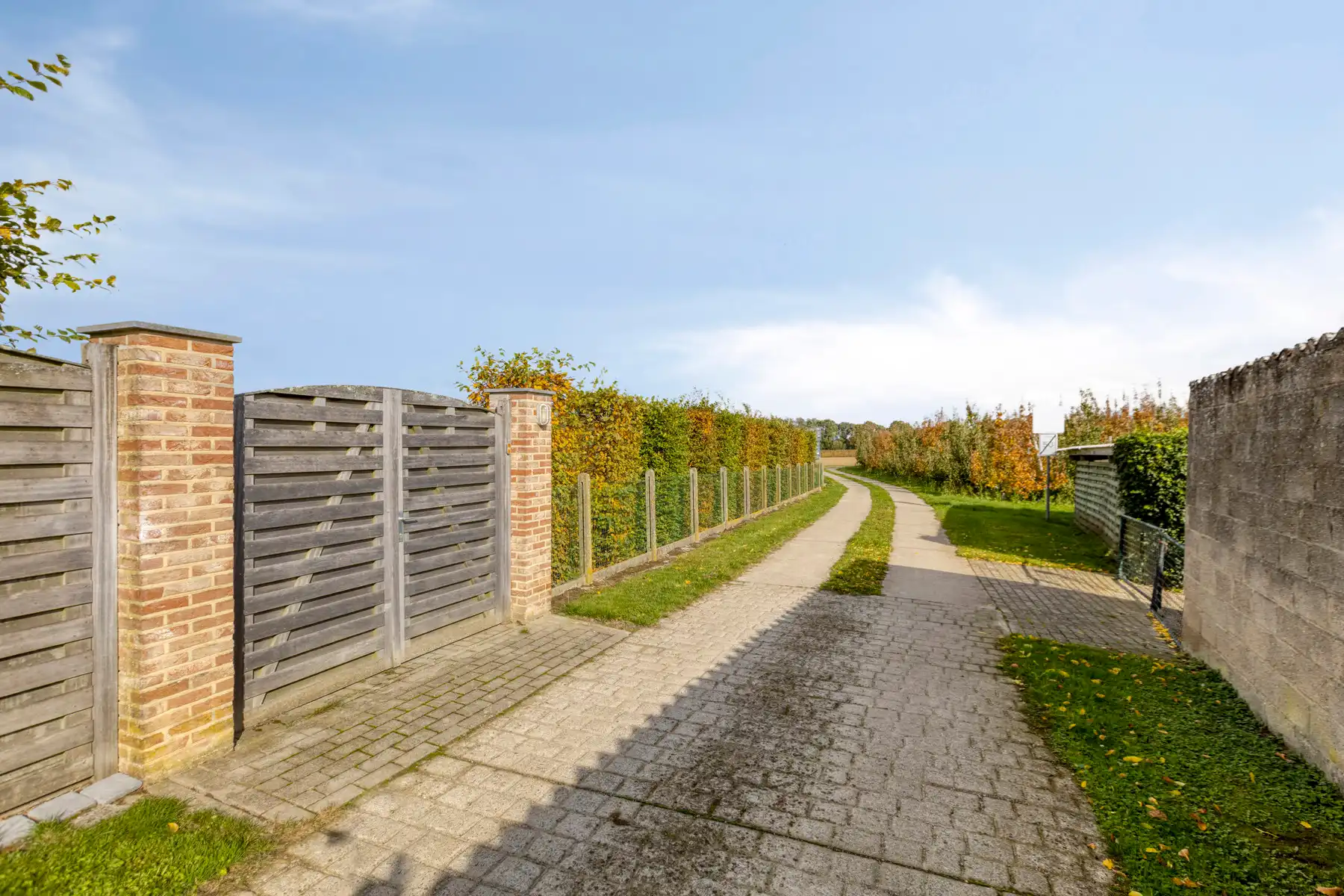 Huis met opslag, ruime tuin en mog. tot kangeroe/zorgwoning foto 4