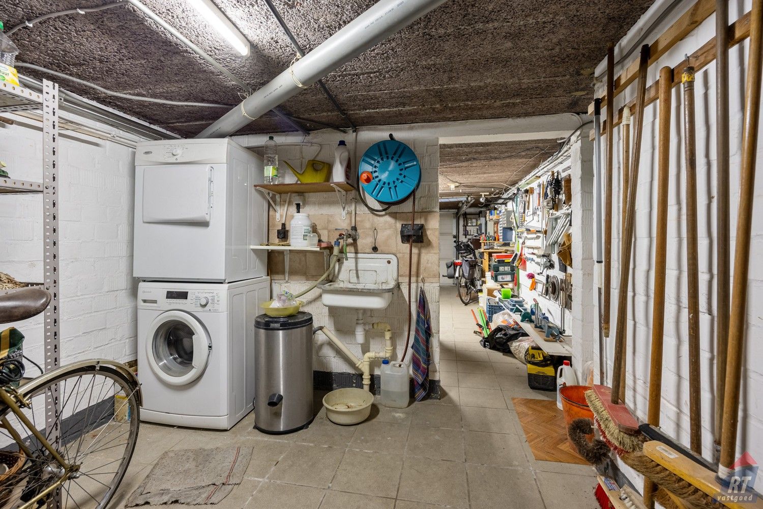 Charmante woning met zwembad op toplocatie in Sint-Truiden foto 17