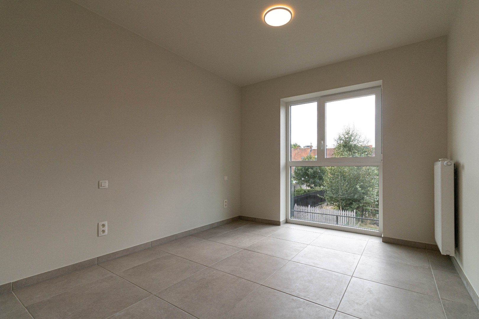 ! NIEUWE VOORWAARDEN! Zeer mooi afgewerkt en instapklaar nieuwbouwappartement gelegen in groene zone met mogelijkheid tot bijhuren van ondergrondse autostaanpla foto 17