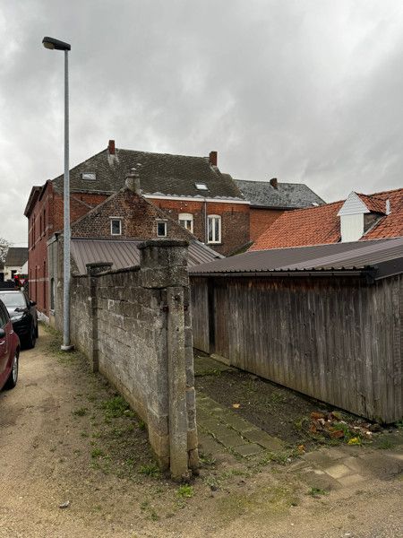 Karaktervol hoekpand met veel mogelijkheden op een perceel van 7are foto 4