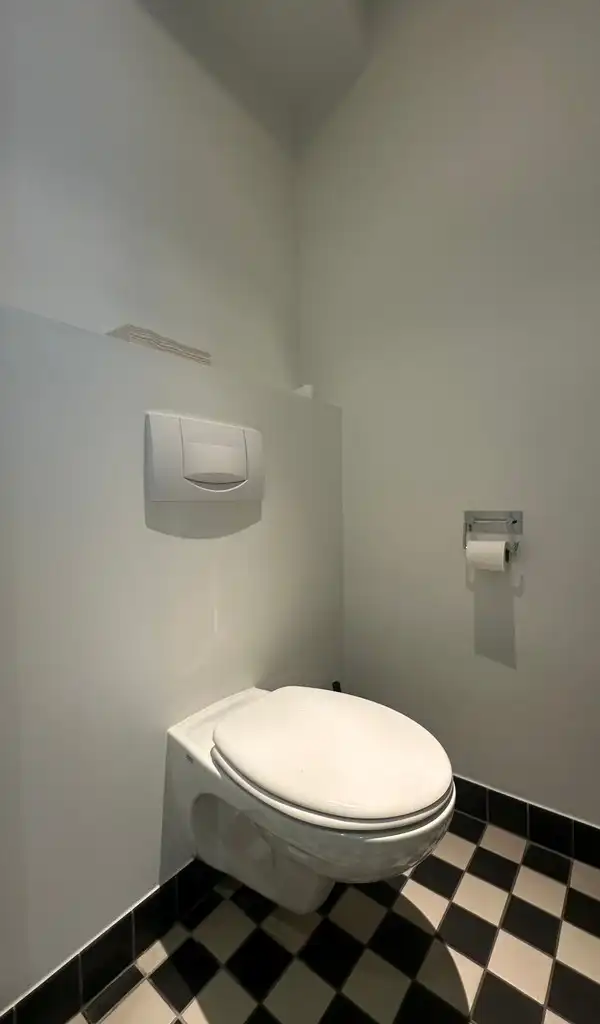 Ingedeeld kantoor te huur in standalone kantoorgebouw in Deurle foto 16