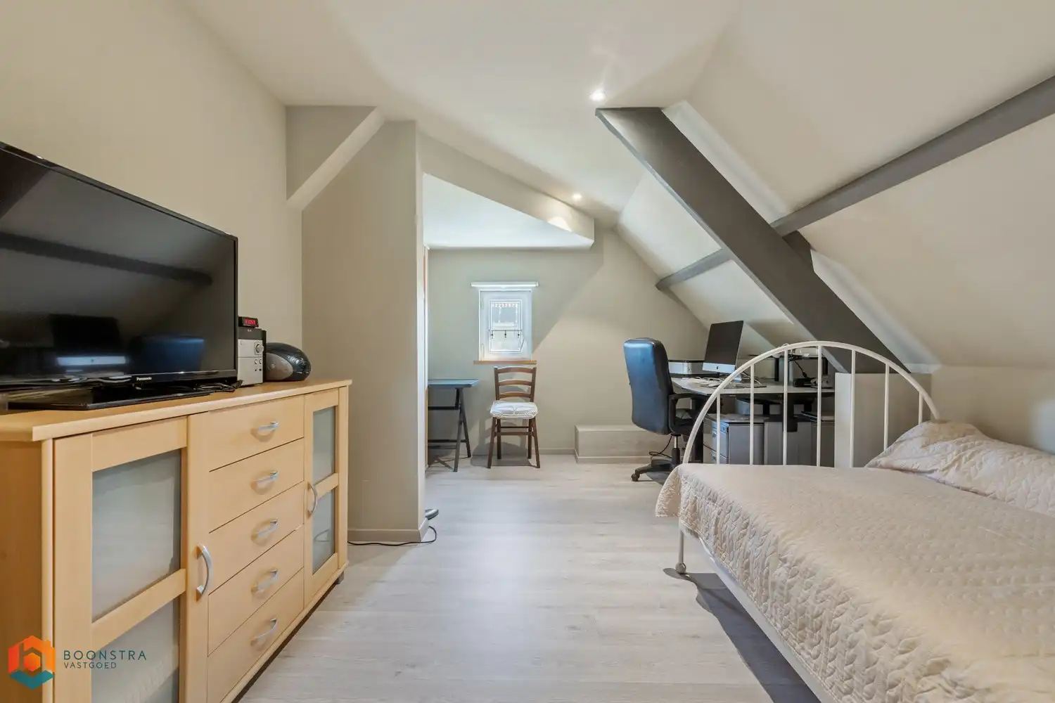 Hoeve op een ruim perceel van 5307 m² in prachtige groene omgeving foto 17