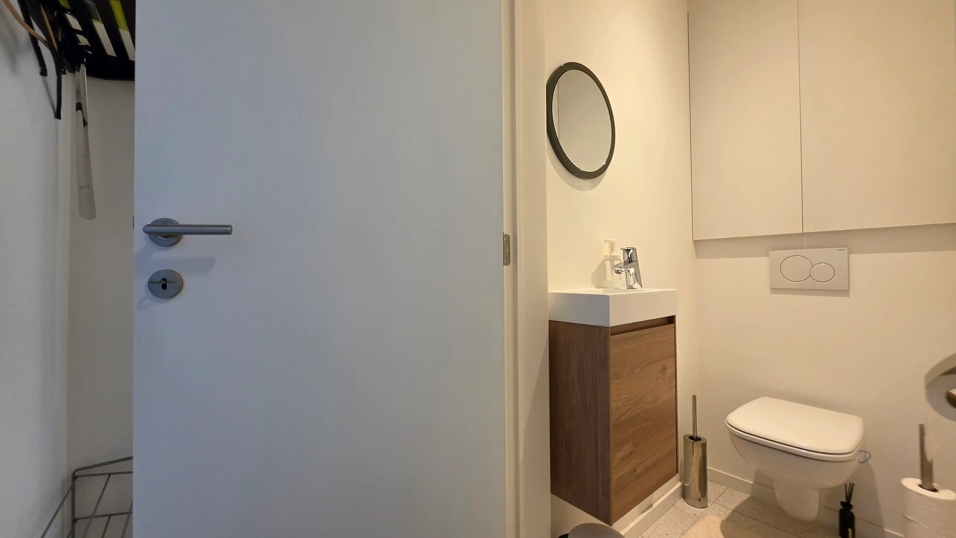Luxueus twee slaapkamer app, terras, bureel, unieke ligging foto 15