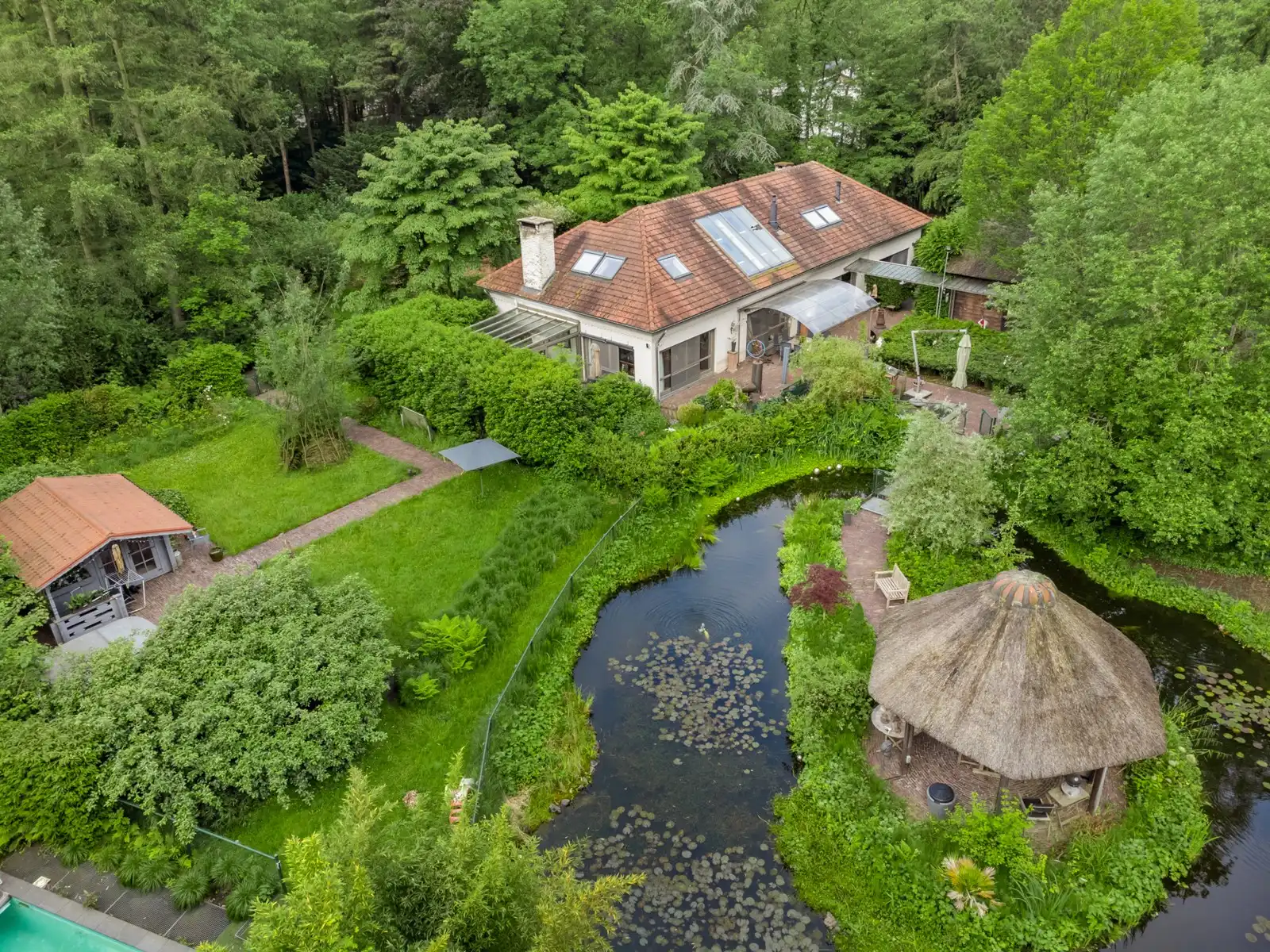 Exclusieve grond op uniek domein van 20.201 m² op een topligging foto 4