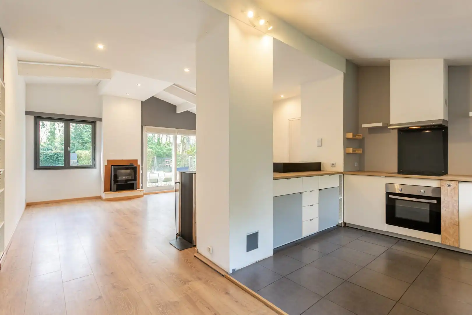 Charmante instapklare bungalow met 3 slaapkamers en garage, gelegen in een rustige en groene woonomgeving foto 12