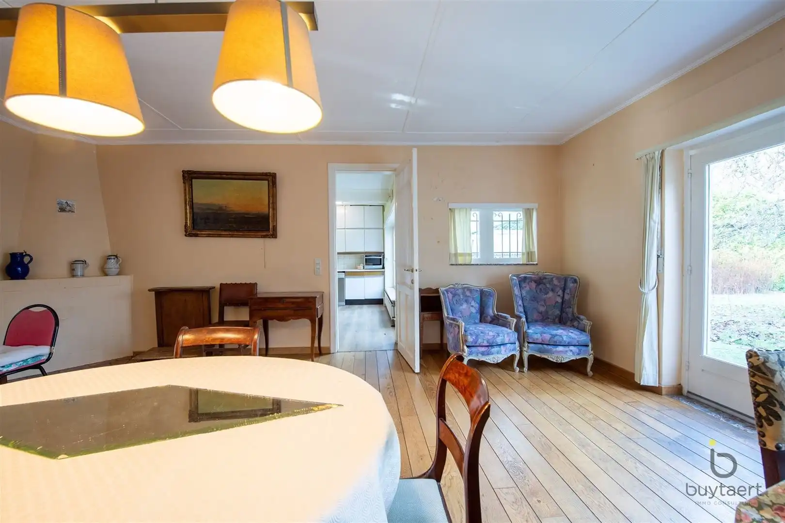 Veel renovatiepotentieel in ruime rustig gelegen familiewoning midden in het groen! foto 13