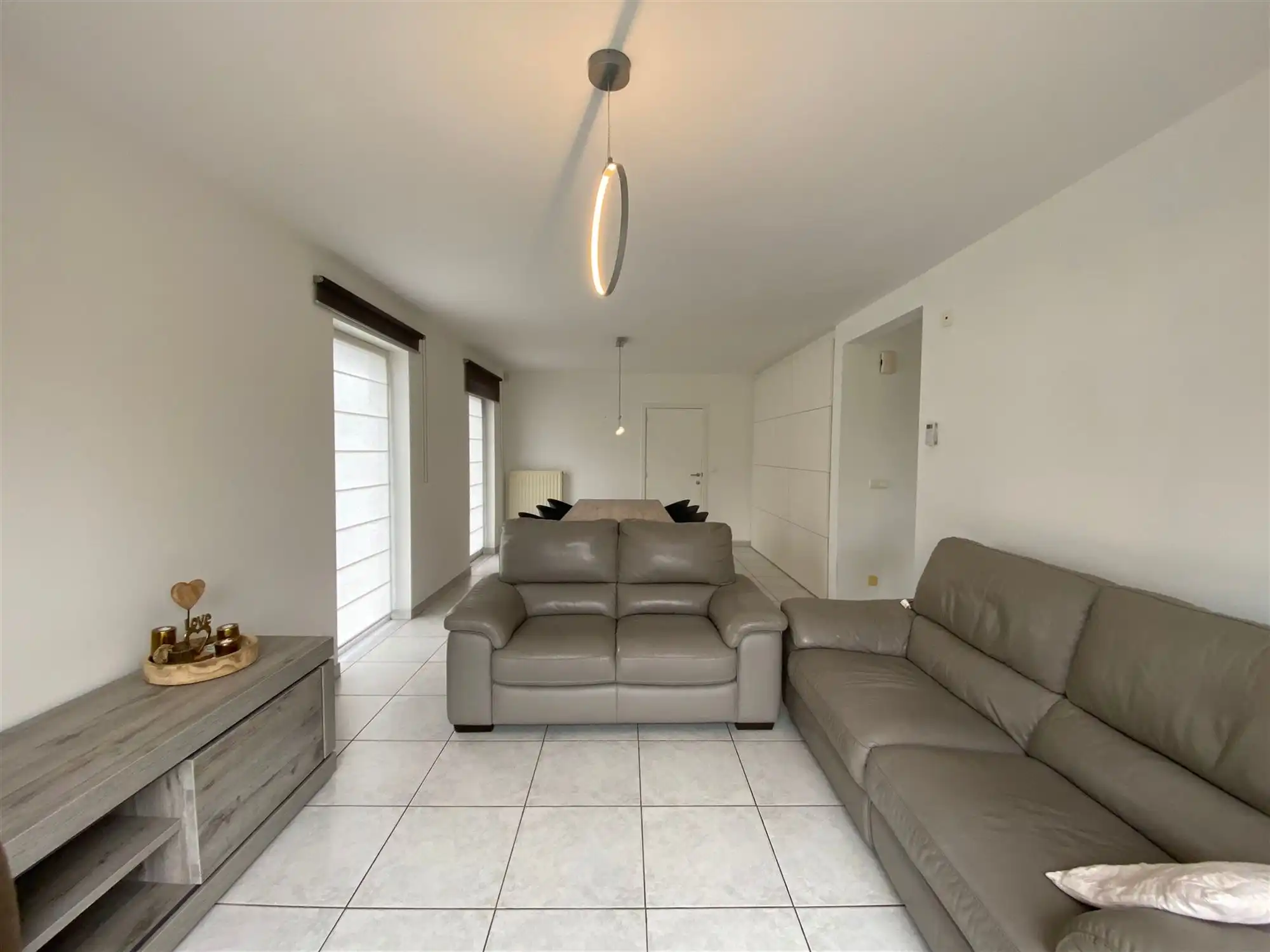 Halfopen bebouwing met grote tuin en veel parkeercomfort  foto 7