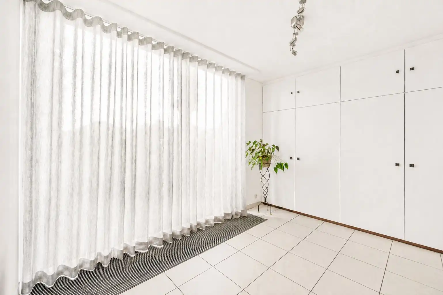 Stijlvolle split-levelvilla met veel licht en ruimte foto 7