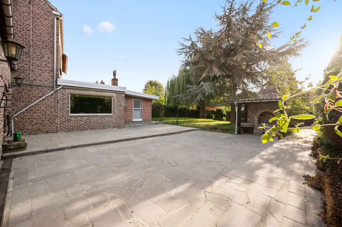Charmante gezinswoning met ruime tuin en 3 garages in Overwinden (Landen) foto 3