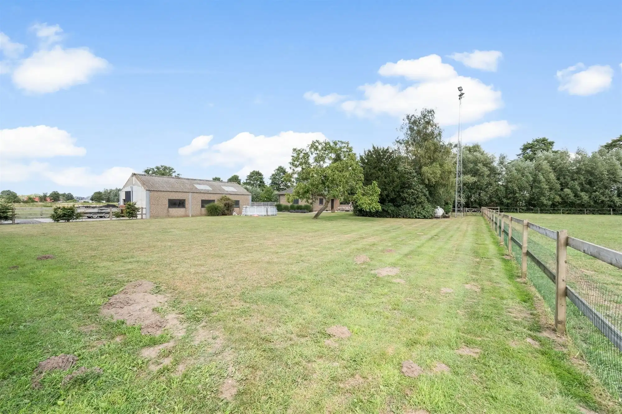 Unieke eigendom van 14.139m² voor paarden- of dierenliefhebbers of wie droomt van ruimte  foto 7