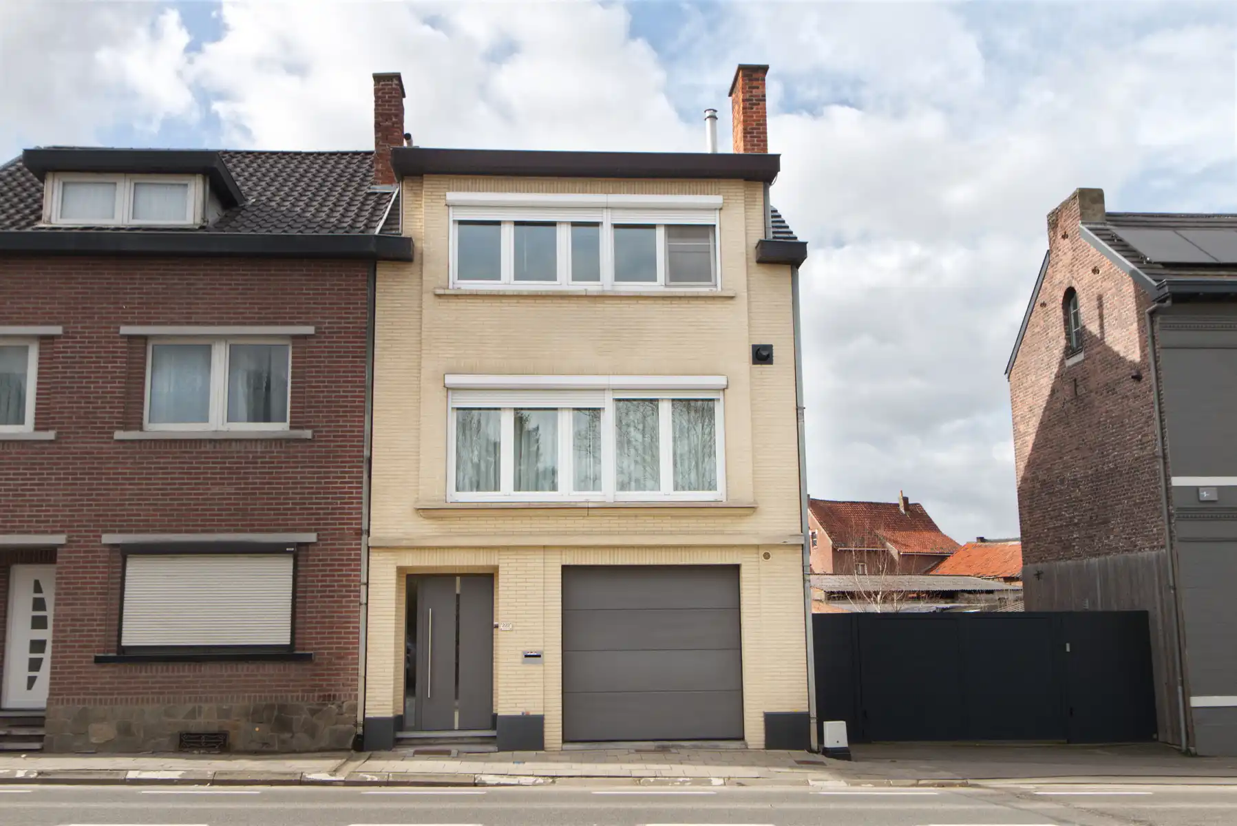 WONING - 2 tot 3 SLK - TUIN - SAUNA - GARAGE - CENTRAAL foto 2
