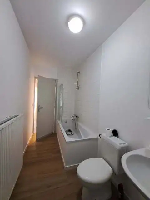 Ruim 1-slaapkamerappartement met Terras te huur in Brugge foto 6
