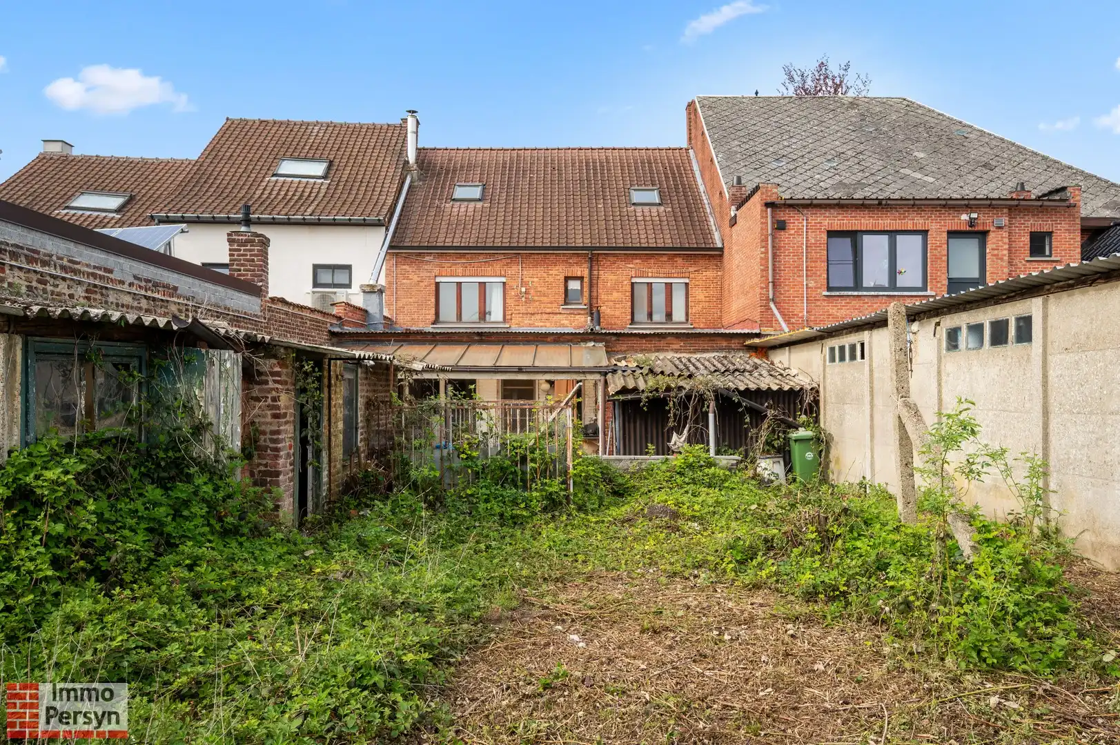 Te renoveren woning met zuidtuin en achteringang met garages foto 21