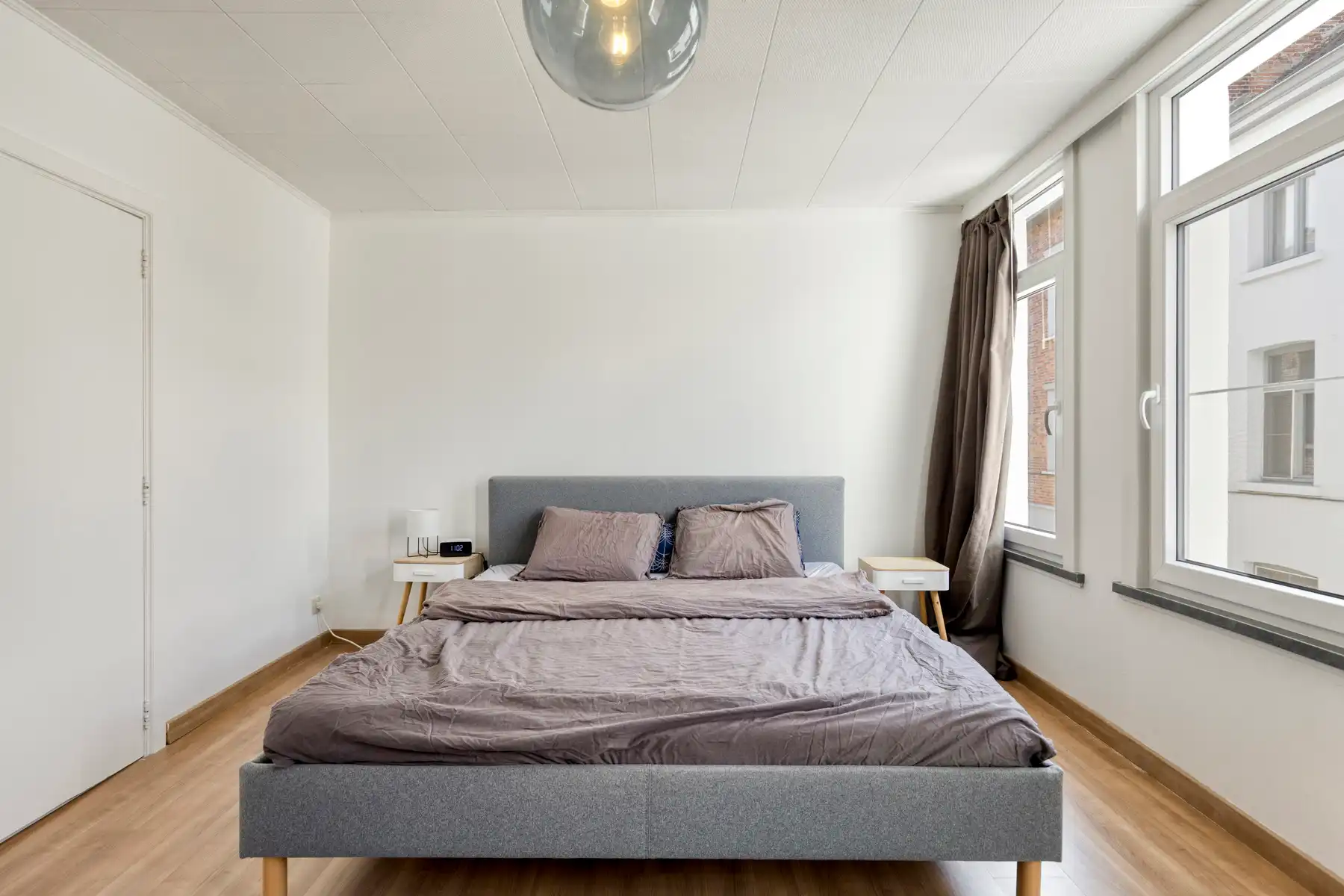 Instapklare & gerenoveerde tweegevelwoning met 4 slaapkamers foto 18