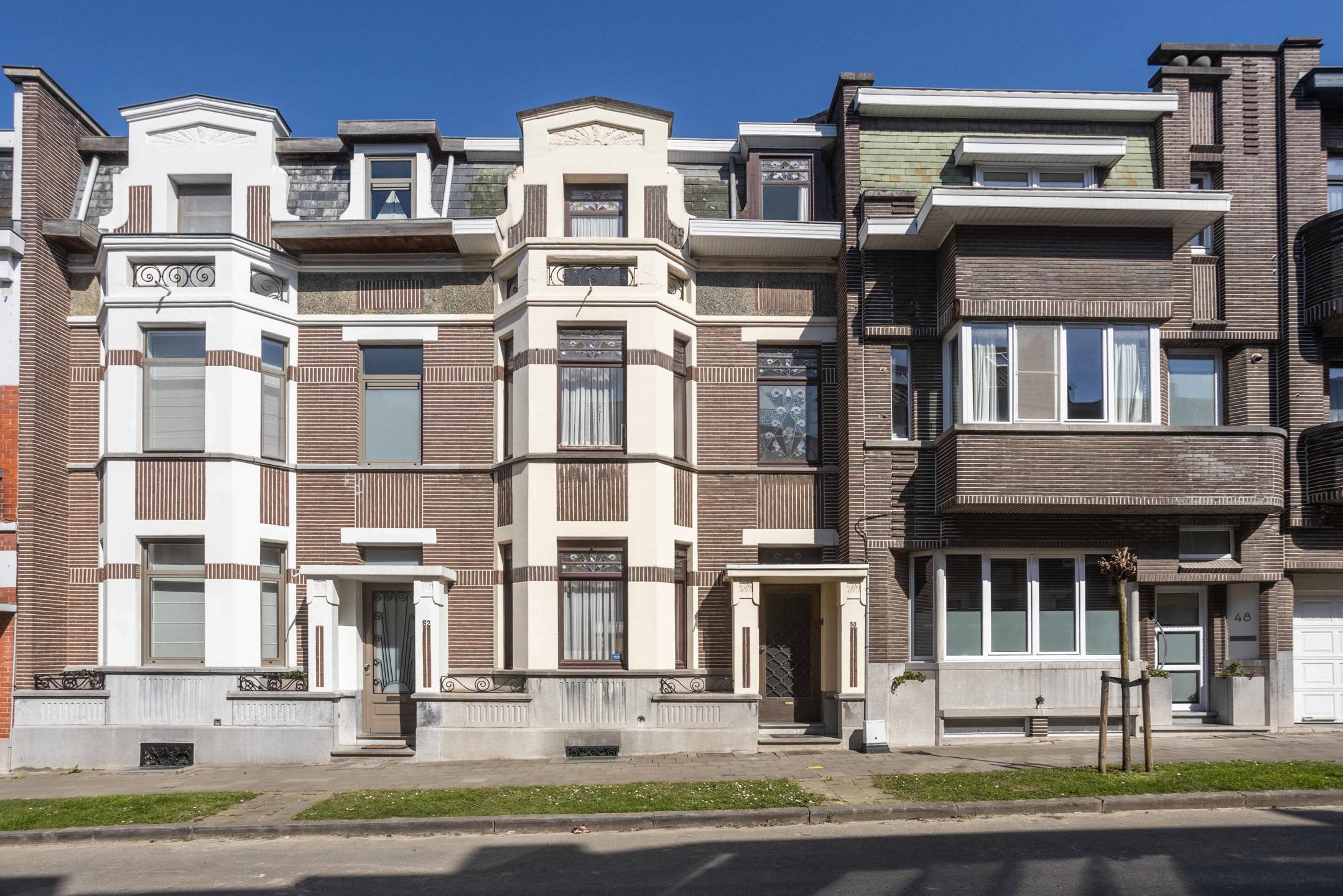 Hoofdfoto van de publicatie: Prachtige burgerwoning met stadstuin in art-deco kwartier!