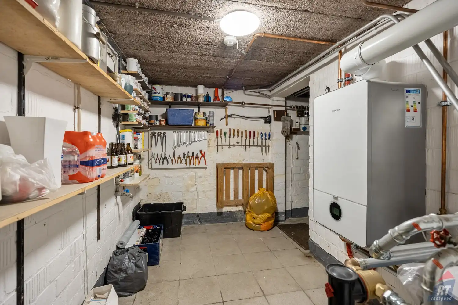 Charmante woning met zwembad op toplocatie in Sint-Truiden foto 18