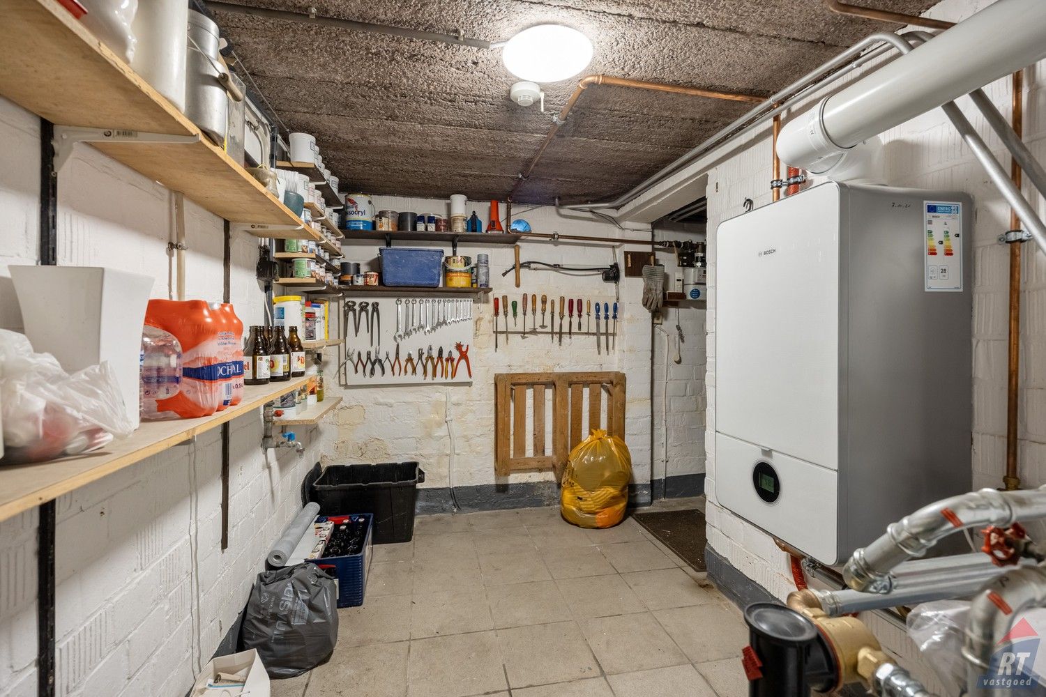 Charmante woning met zwembad op toplocatie in Sint-Truiden foto 18