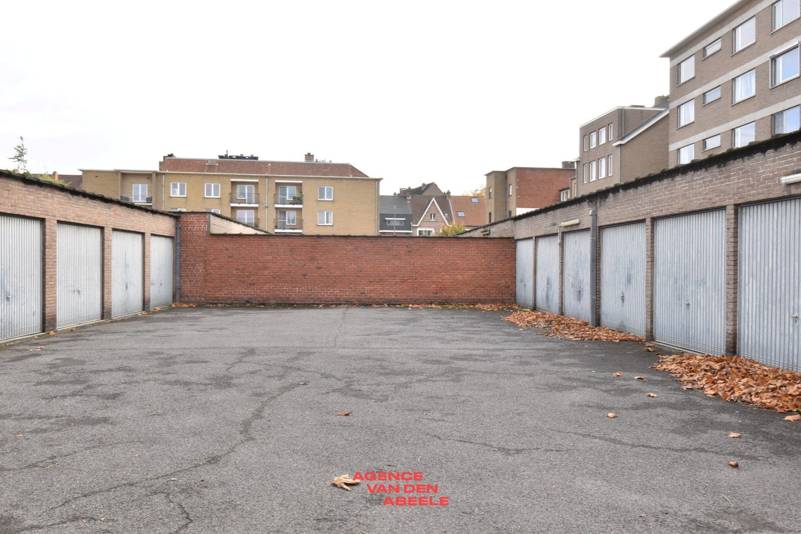 Uitzonderlijk breed appartement met 2 slaapkamers en terras foto 11
