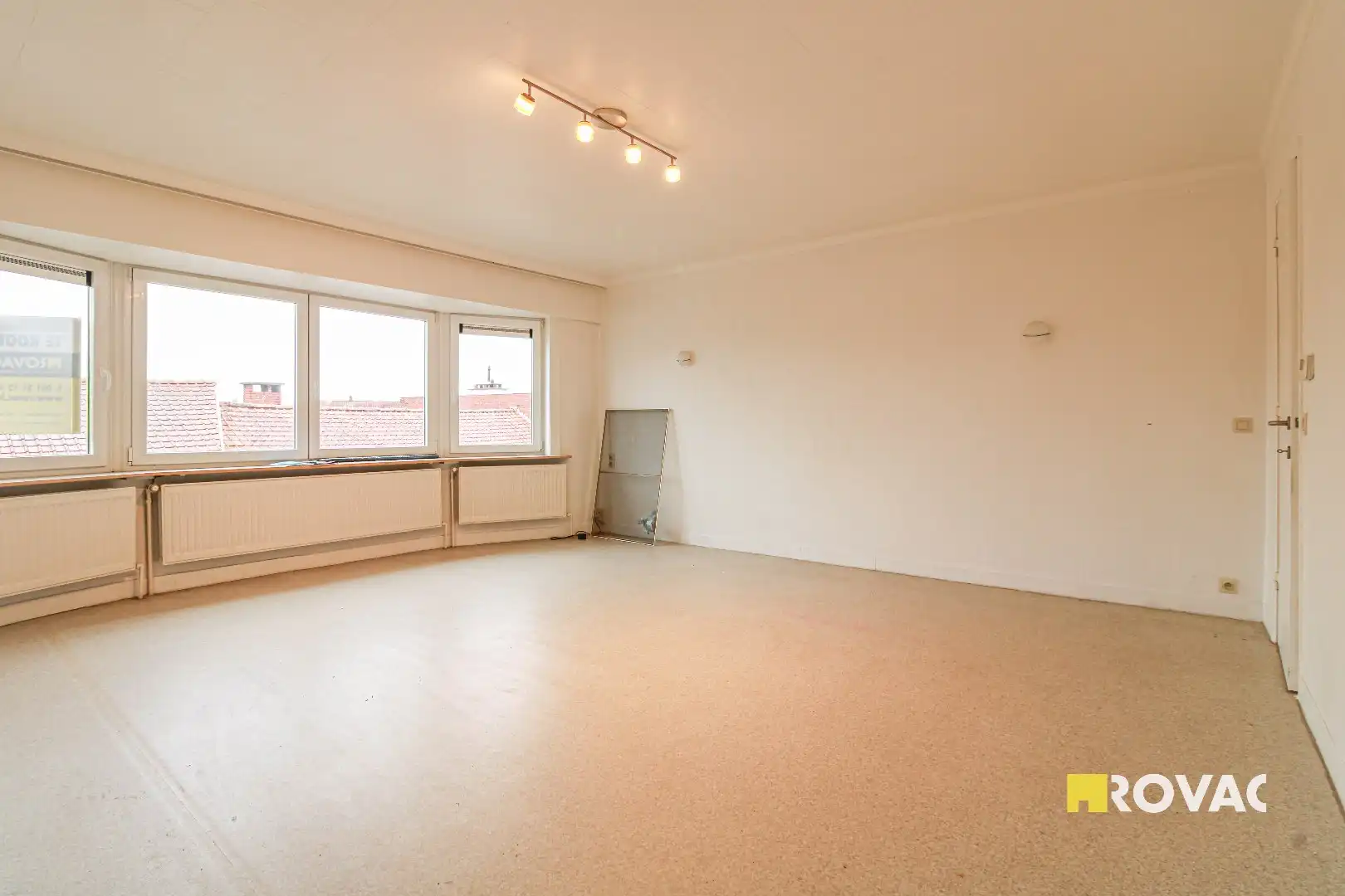 Éénslaapkamer appartement op de 2e verdieping met garage - gelegen op 500 meter van centrum!  foto 4